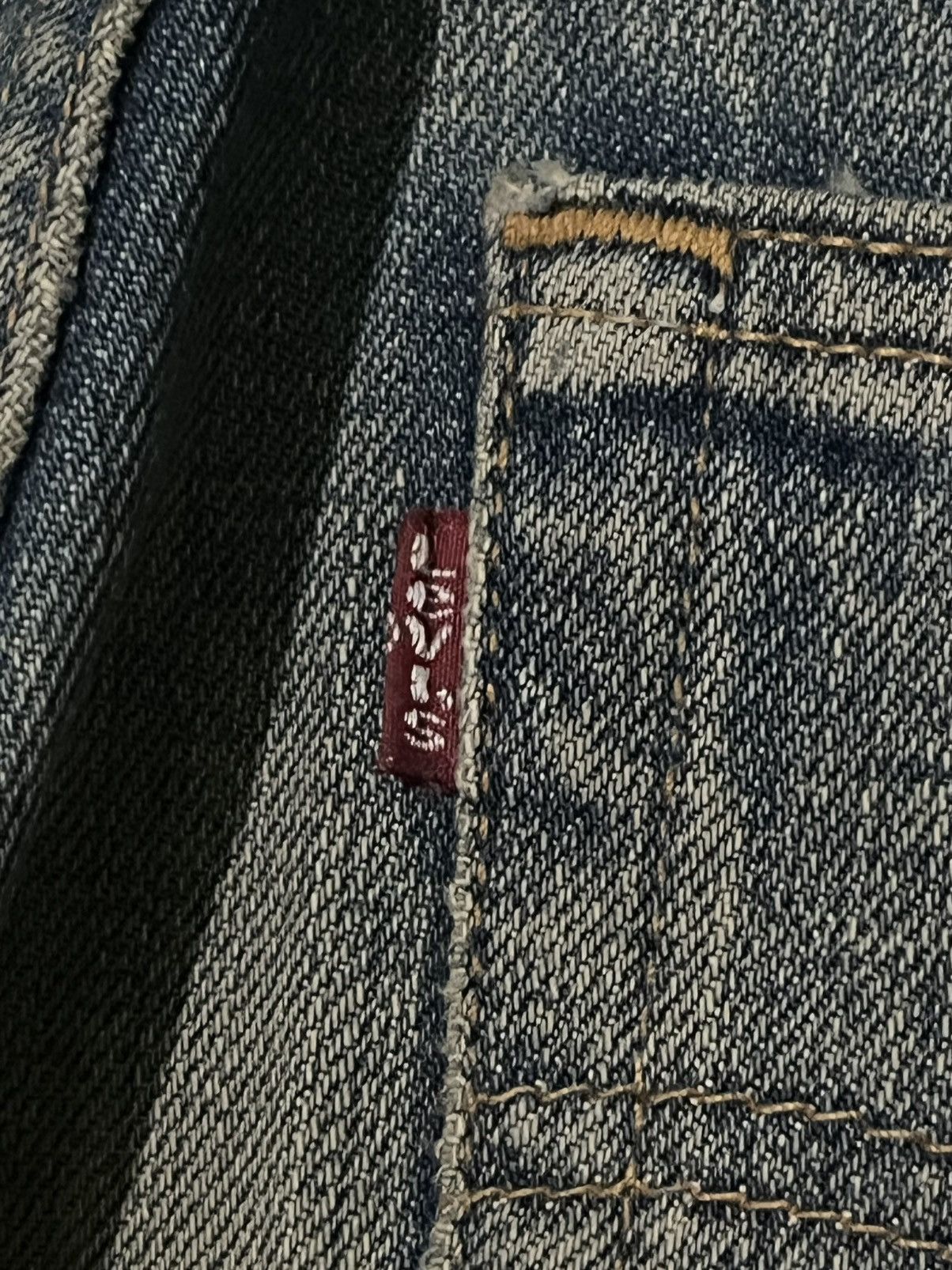 Levi's Vintage 90s Levi’s 501 Button Fly Dark Blue Faded Jeans Size US 31 - 12 Thumbnail