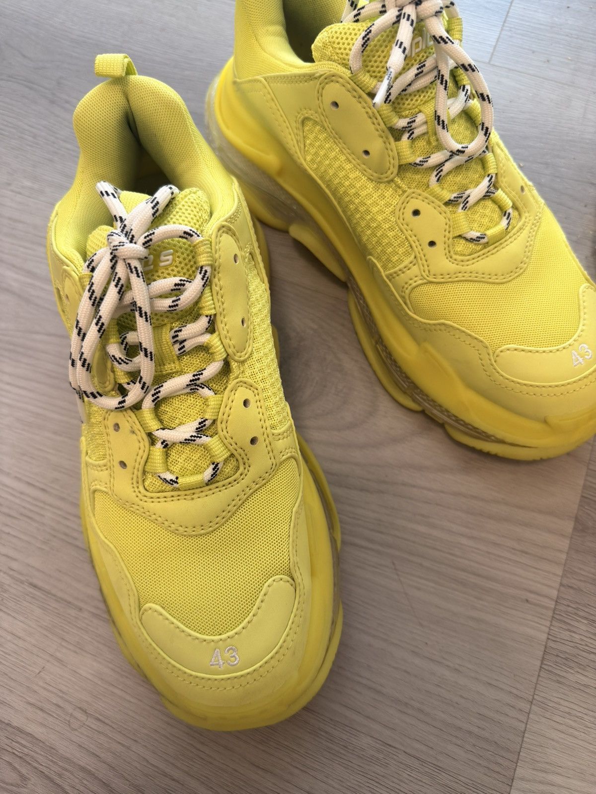 Balenciaga Balenciaga Triple S Clear Sole - Fluo Size US 10 / EU 43 - 12 Thumbnail