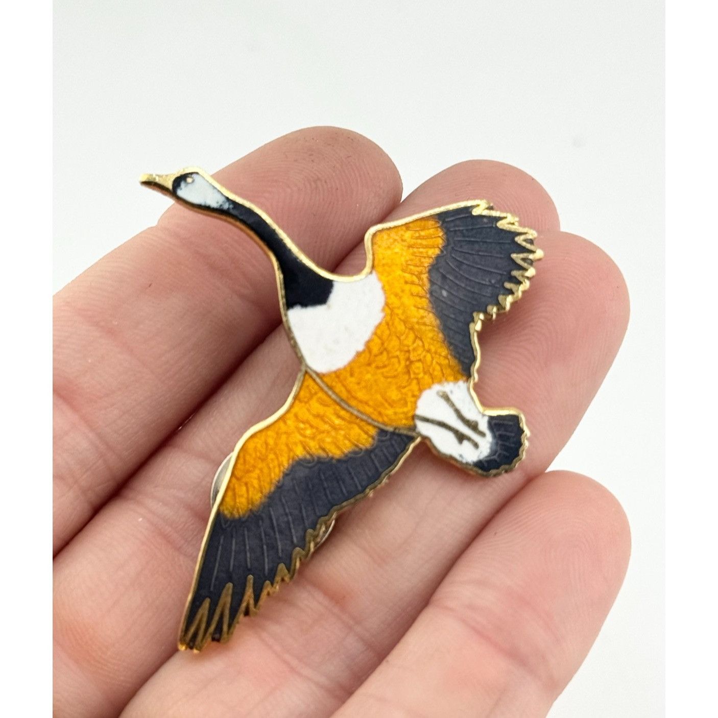 Vintage Vintage Enamel bird Goose Large Hat Pin Size ONE SIZE - 1 Thumbnail