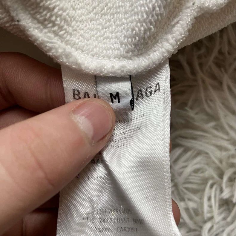 Balenciaga Balenciaga White waves cola logo sweater Size US M / EU 48-50 / 2 - 7 Thumbnail