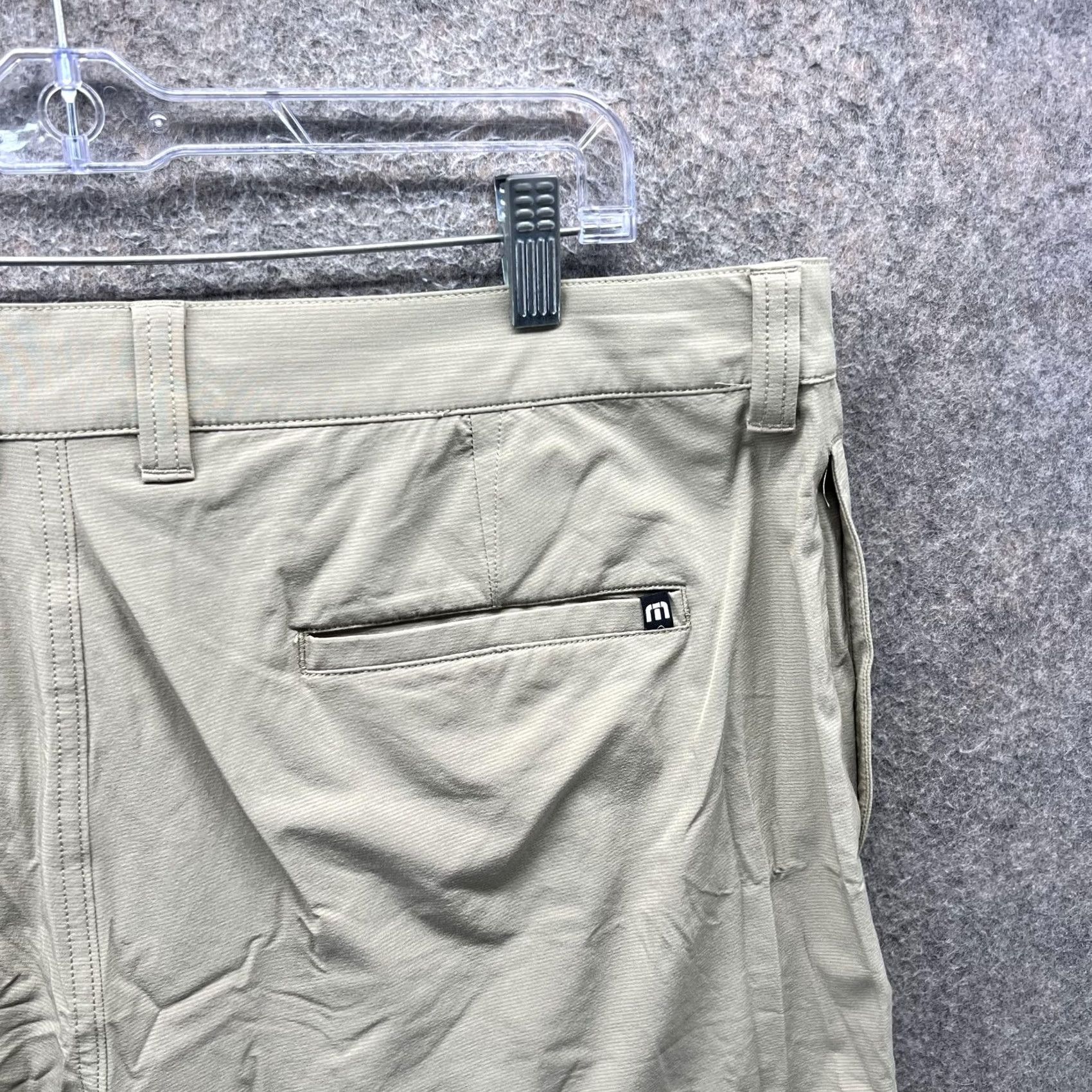 TravisMathew Travis Mathew Shorts Mens 38 Beige Stretch Chino Golf Casual Summer 1MQ0177 Size US 38 / EU 54 - 3 Thumbnail