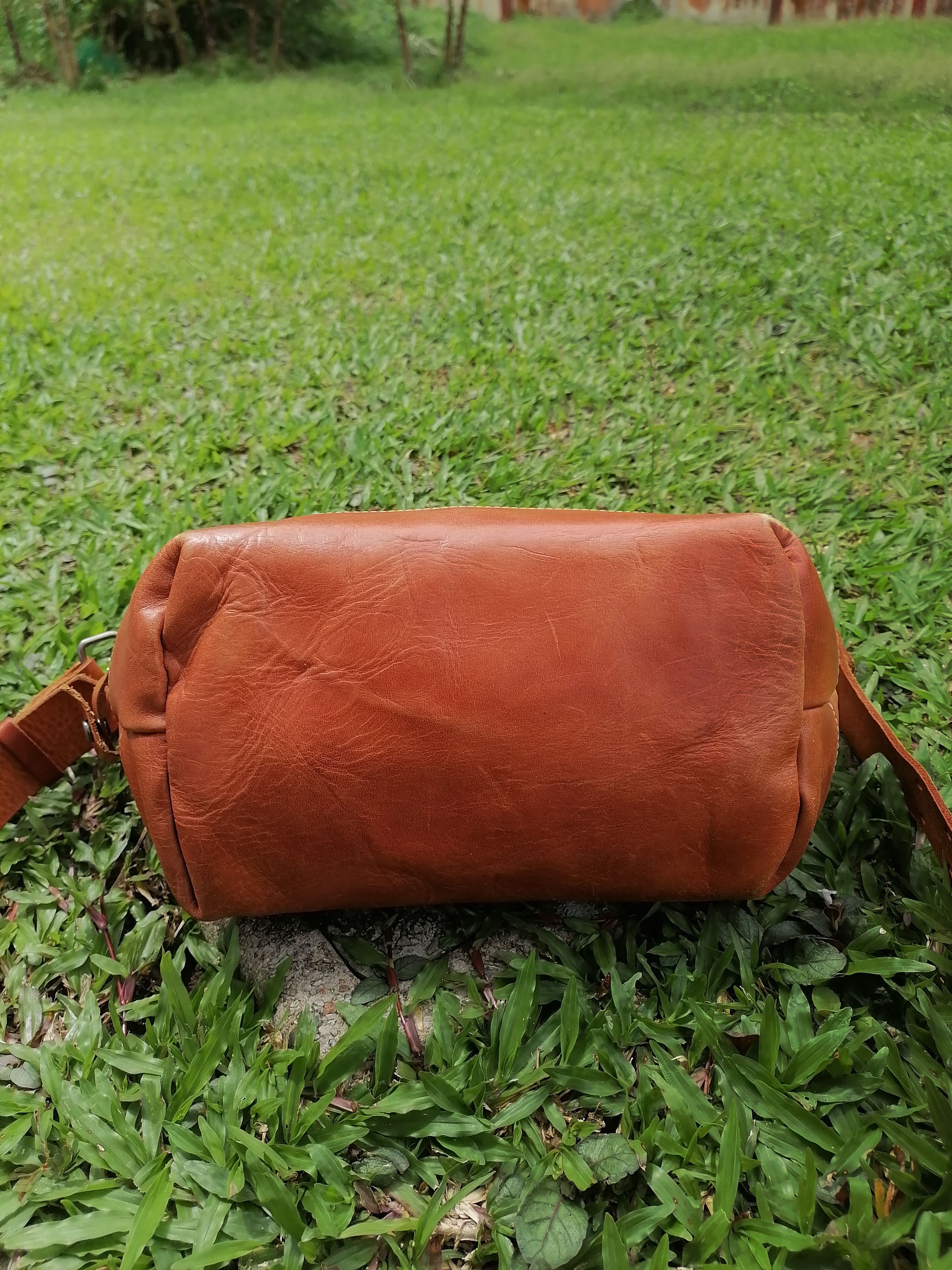 Japanese Brand Japan Leather Craft H 1203 Mano Fece Sling / Crossbody Bag Size ONE SIZE - 6 Thumbnail