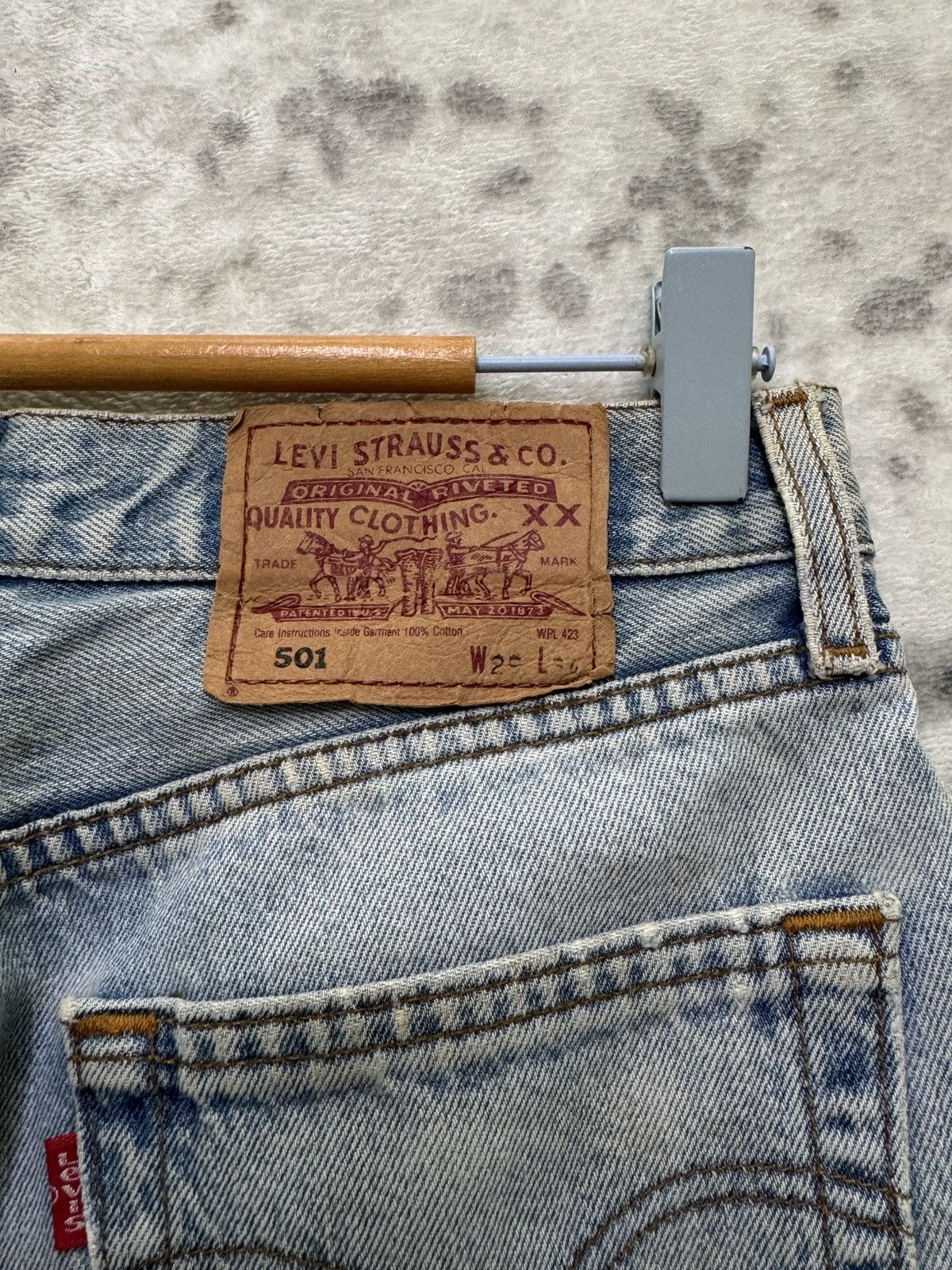 Levi's Vintage Levi’s 501 Distressed Knee Rip Patchwork Denim Jeans Size US 27 - 16 Thumbnail