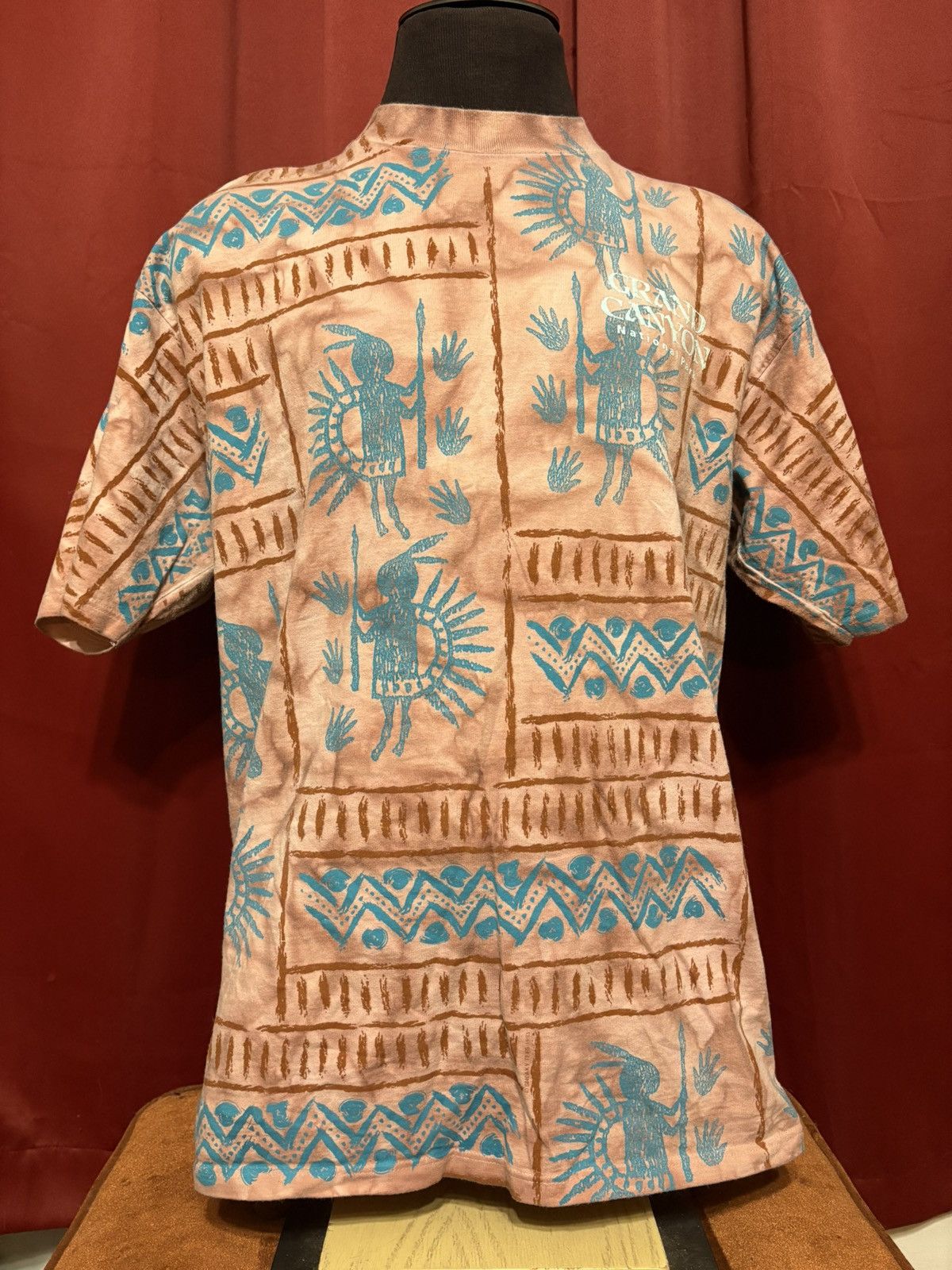 Vintage Vintage Grand Canyon Tshirt 90’s All Over Print Hieroglyph Size US XXL / EU 58 / 5 - 1 Thumbnail