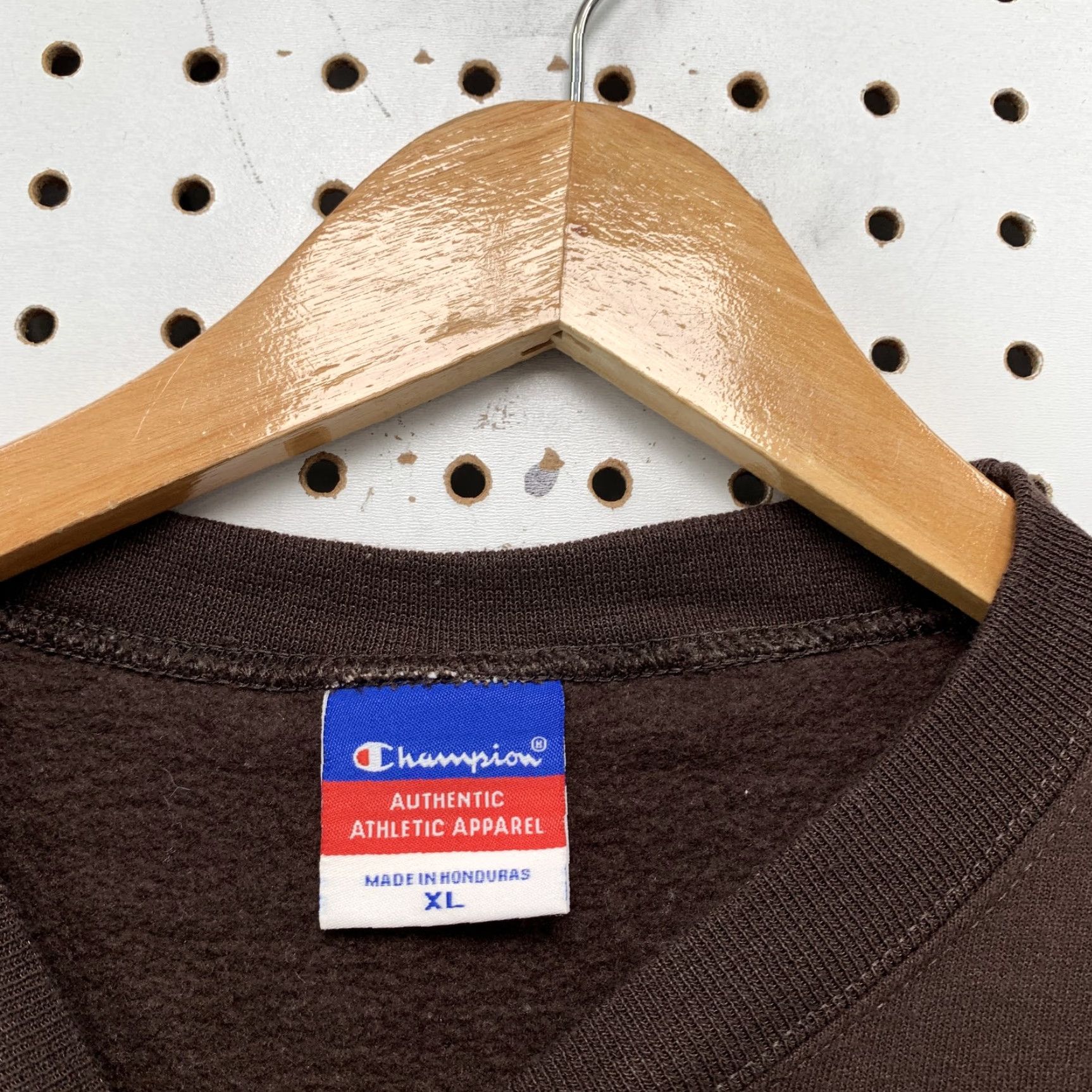 Champion VINTAGE Champion University Sweatshirt Crewneck Mens Large Brown Embroidered Pullover Size US L / EU 52-54 / 3 - 7 Thumbnail