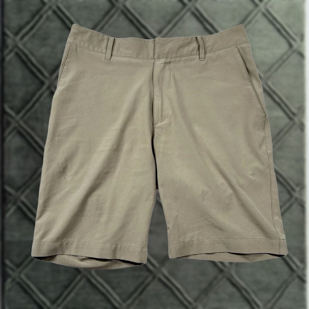 Lacoste Lacoste Sport Shorts Mens 30 Performance Chino Stretch Khaki Solid Golf Flat Beige Polyester Spandex 9 in Inseam Mens Regular Mid Rise Size US 30 / EU 46 - 1 Thumbnail
