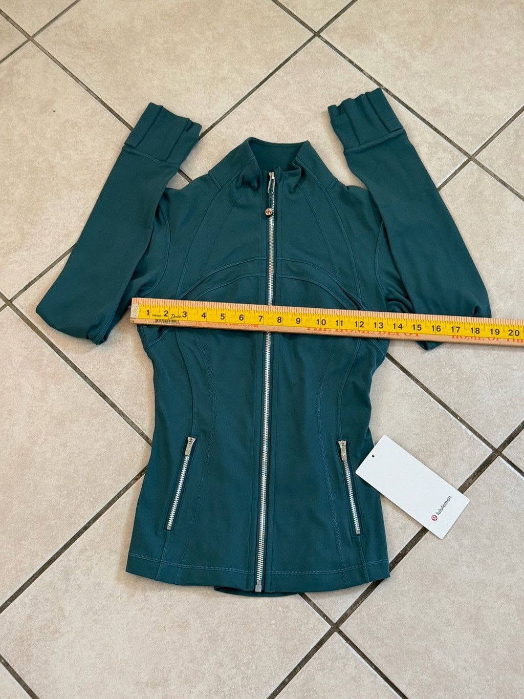 Lululemon LULULEMON DEFINE JACKET NULU GREEN COLOR SIZE 2 NWT Size XS / US 0-2 / IT 36-38 - 2 Thumbnail
