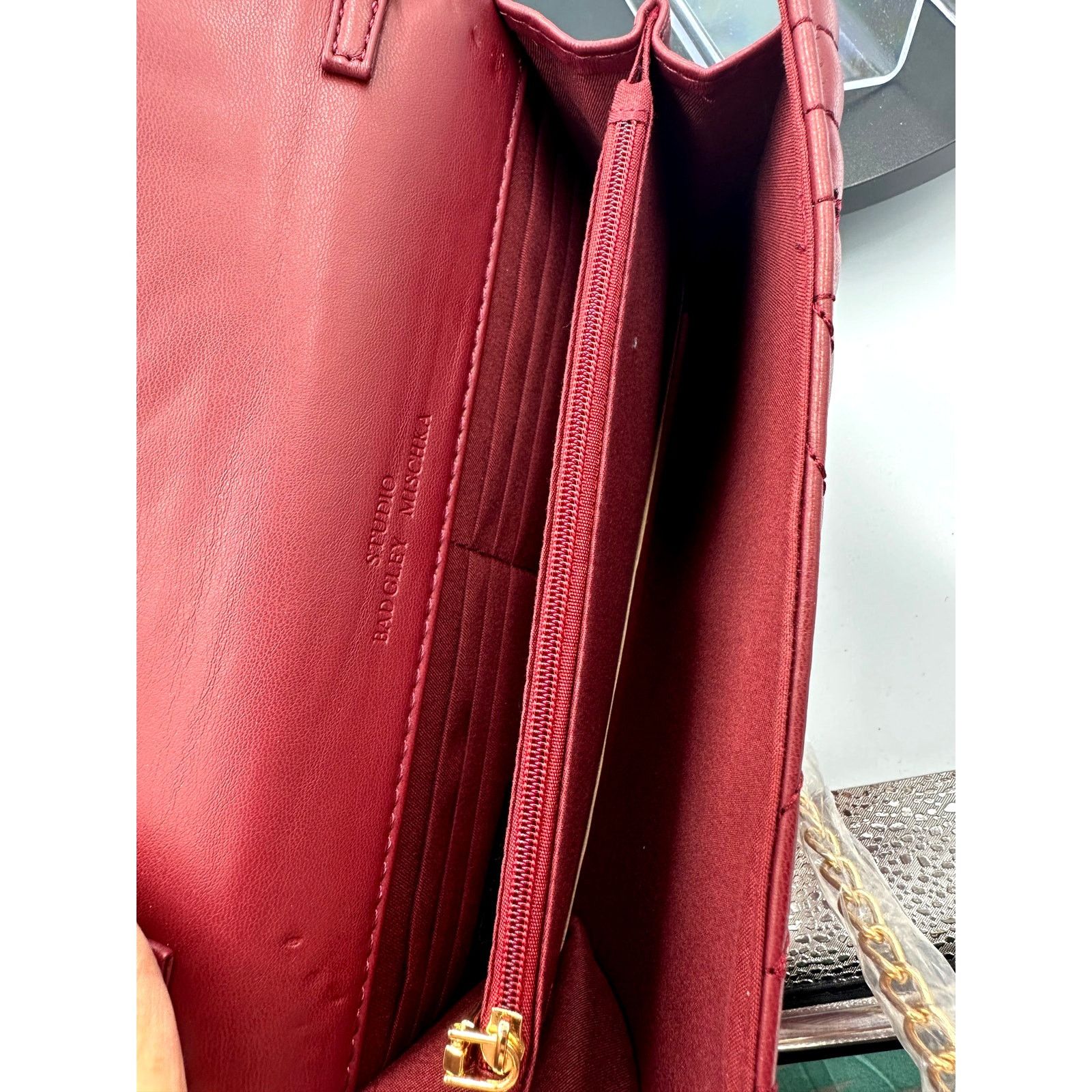 Badgley Mischka Badgley Mischka Crossbody Chevron Quilted Center Cover Wine Size ONE SIZE - 5 Thumbnail