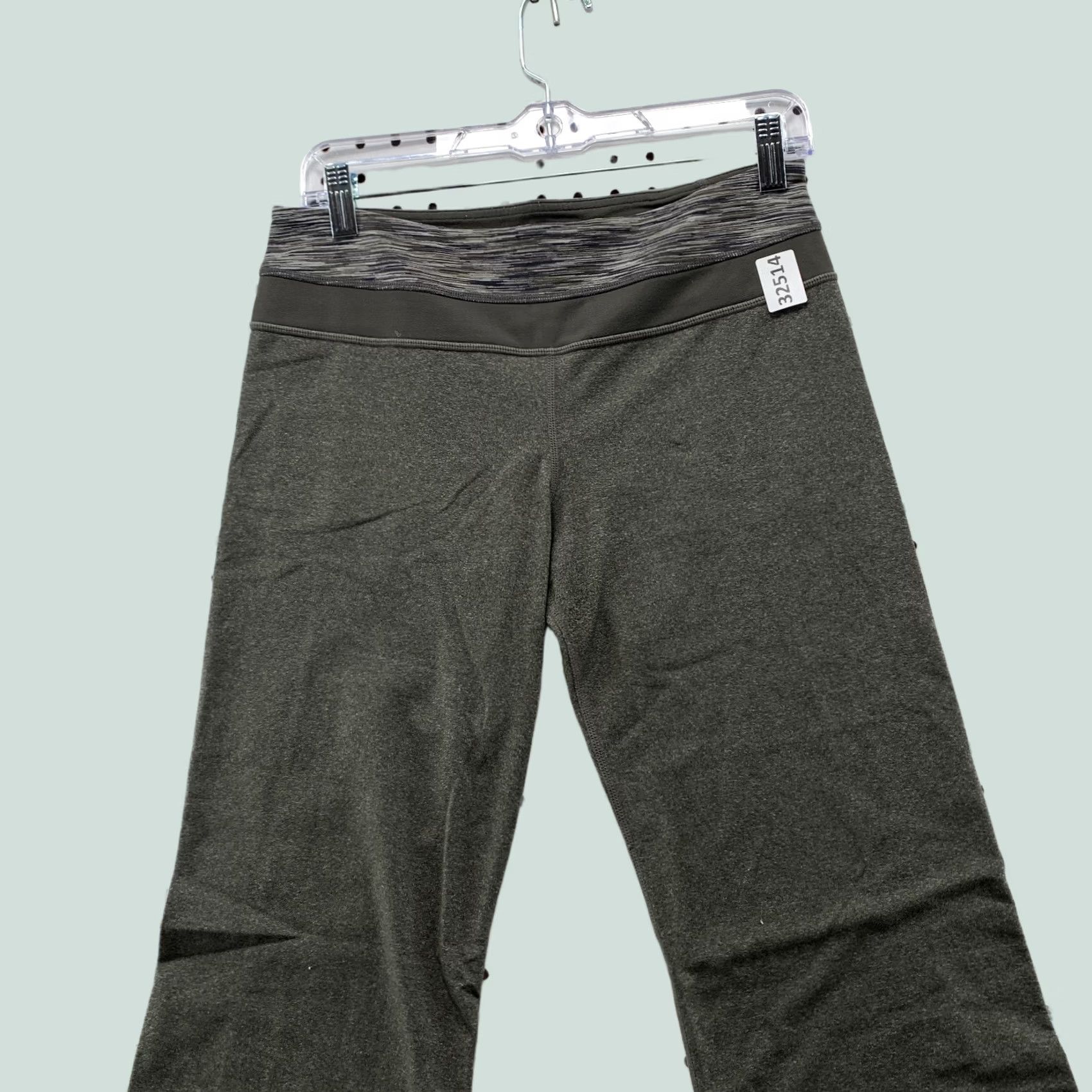 Lululemon Lululemon Flow Capri Leggings Womens Size 8 Dance Yoga Work Out 30x18.5 Gray Capri Women 8 Flow Size 30" / US 8 / IT 44 - 1 Thumbnail