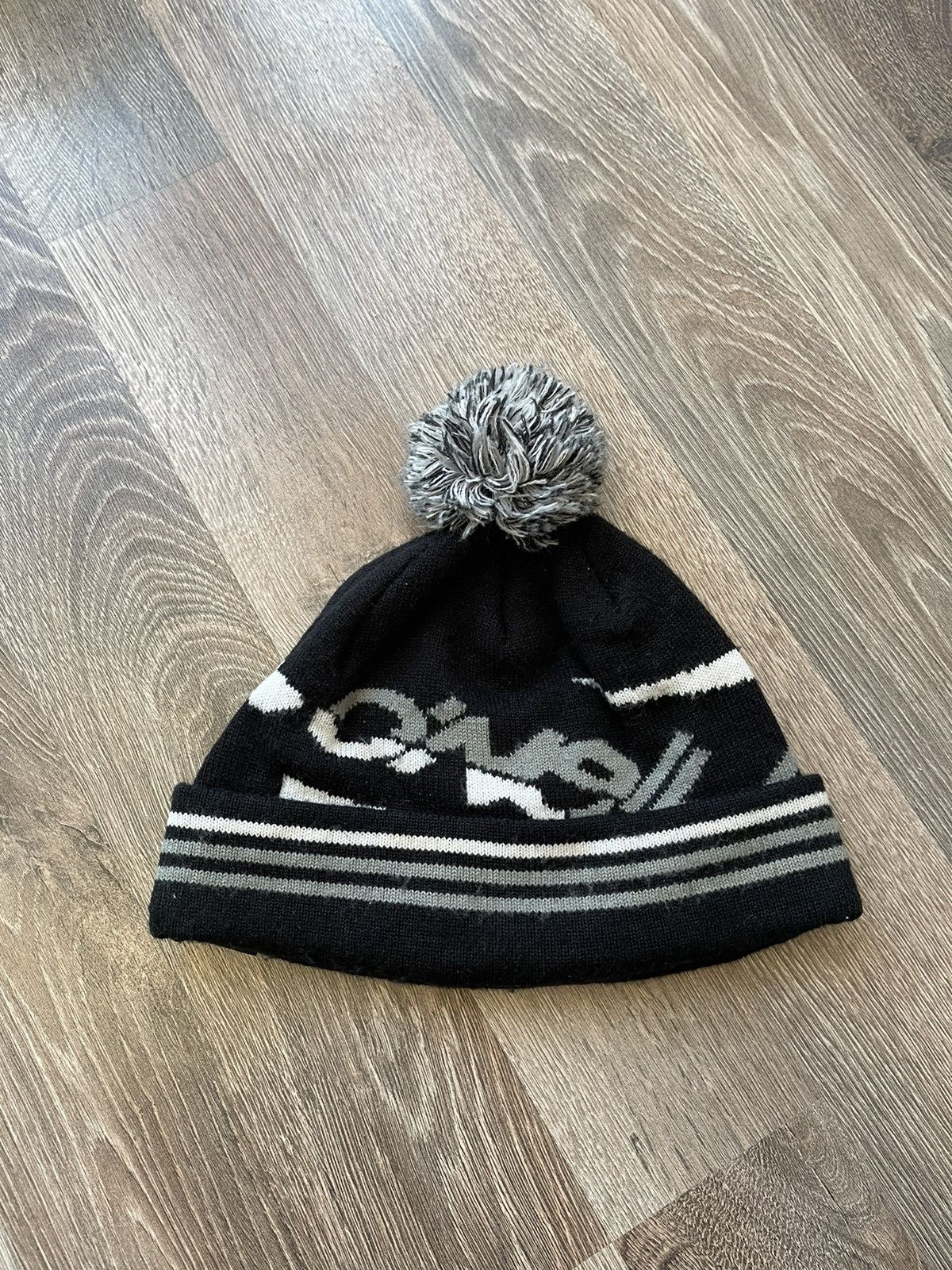 Vintage Vintage Y2K ONEILL Ski Beanie Hat Streetwear Style cap hats Size ONE SIZE - 1 Thumbnail