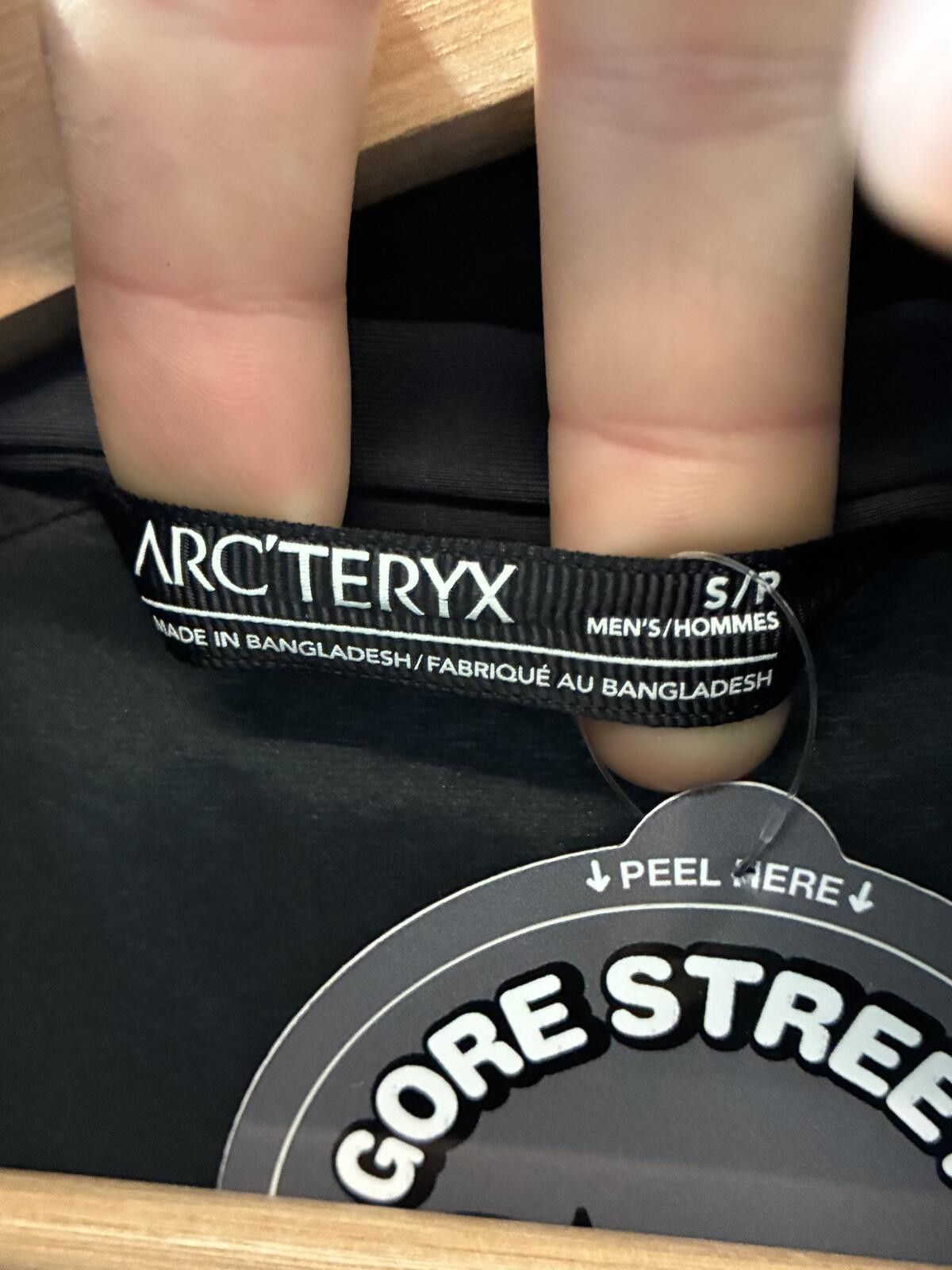 Arc'teryx LEAF Arc'Teryx ATOM AR size small black military jacket Size US S / EU 44-46 / 1 - 3 Thumbnail