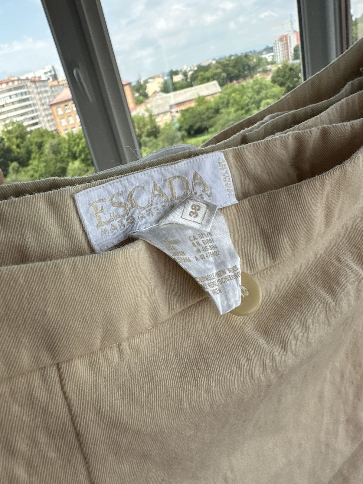 Escada Vintage Escada Margaretha Ley 100% New Wool Skirt Beige Size 28" / US 6 / IT 42 - 4 Thumbnail