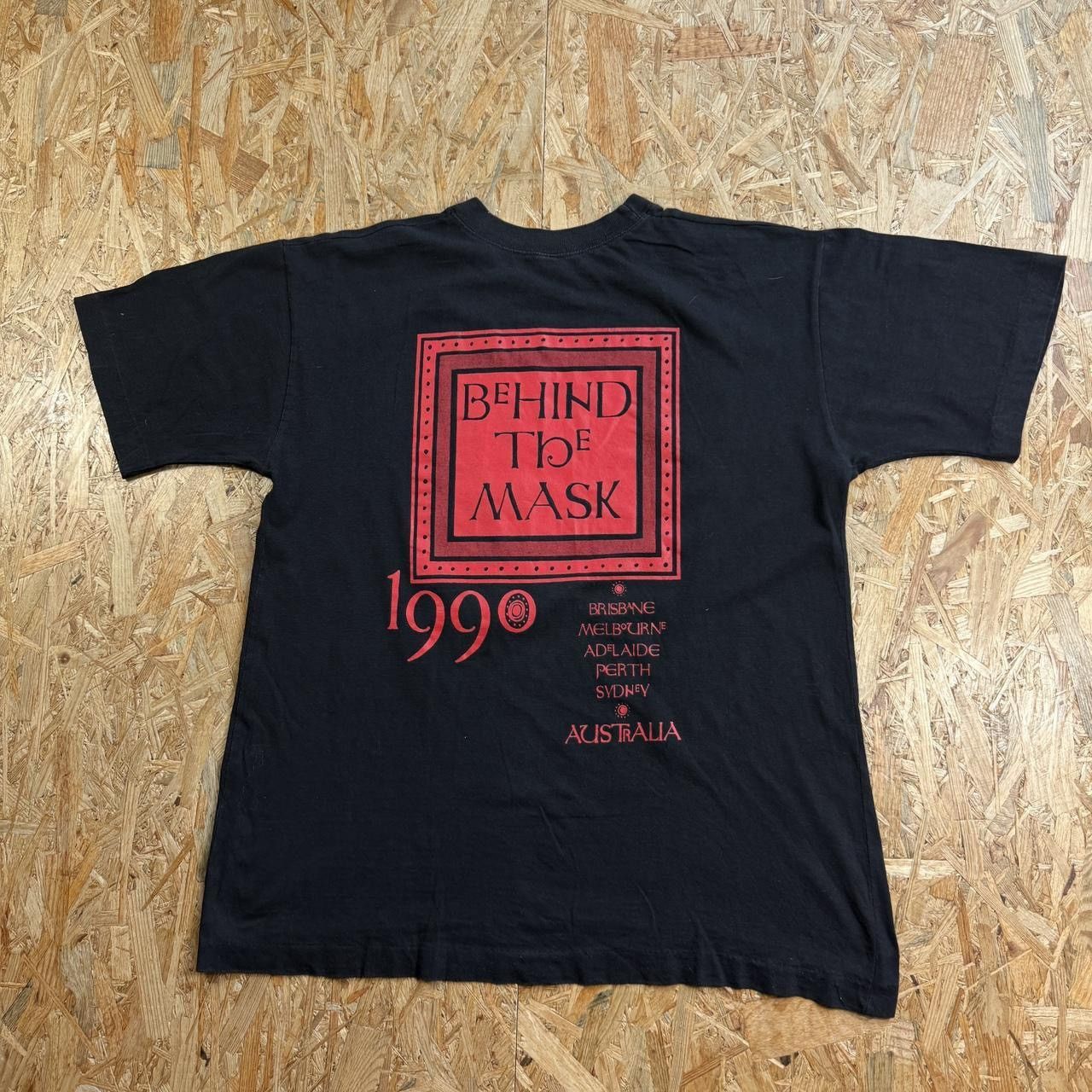 Vintage Fleetwood Mac 1990 behind the mask vintage t-shirt rare M Size US M / EU 48-50 / 2 - 2 Thumbnail