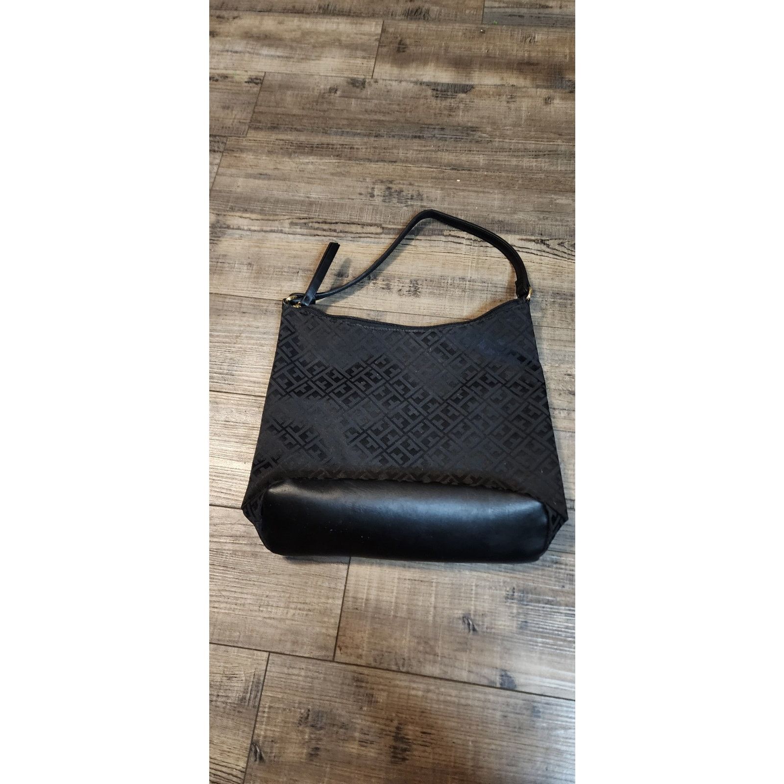 Tommy Hilfiger Tommy Hilfiger Black On Black Handbag Purse Some Wear Y Size ONE SIZE - 2 Thumbnail