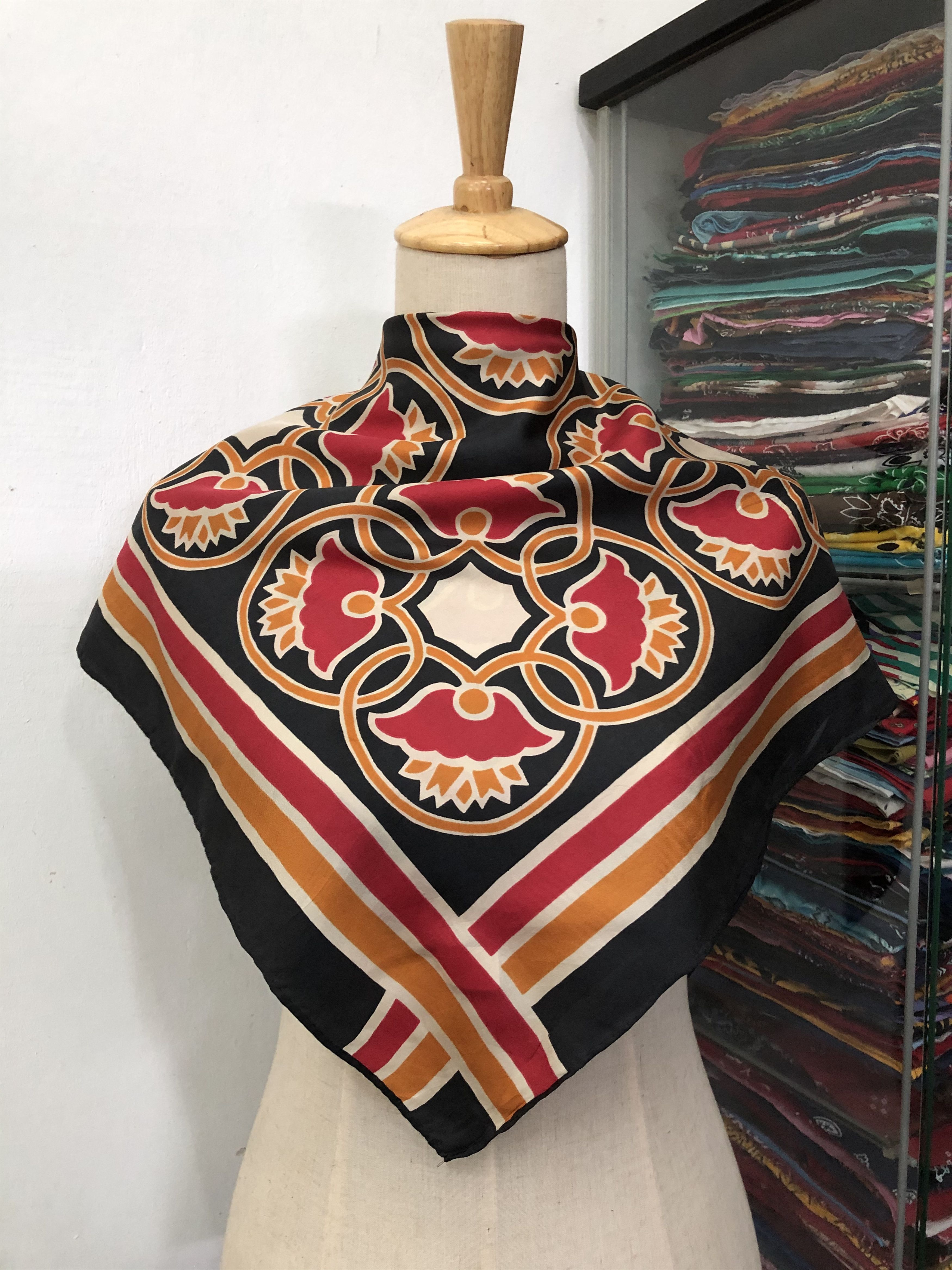 Vintage Vintage Silk Scarf Size ONE SIZE - 1 Thumbnail