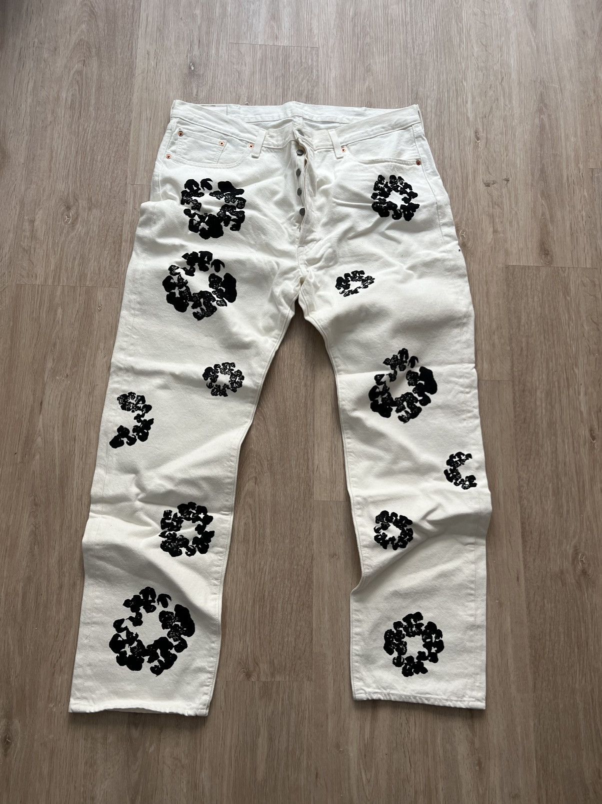 DENIM TEARS White denim tears cotton wreath jeans Size US 40 / EU 56 - 1 Thumbnail