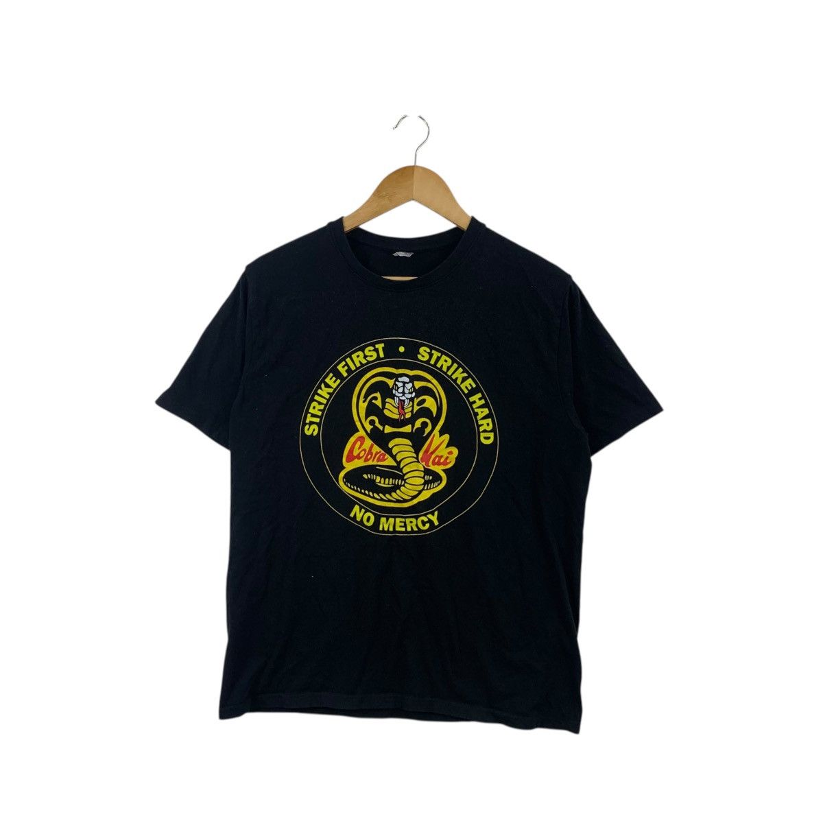 Other THE KARATE KID Cobra Kai No Mercy Series Tee Shirt Top Size US L / EU 52-54 / 3 - 1 Thumbnail