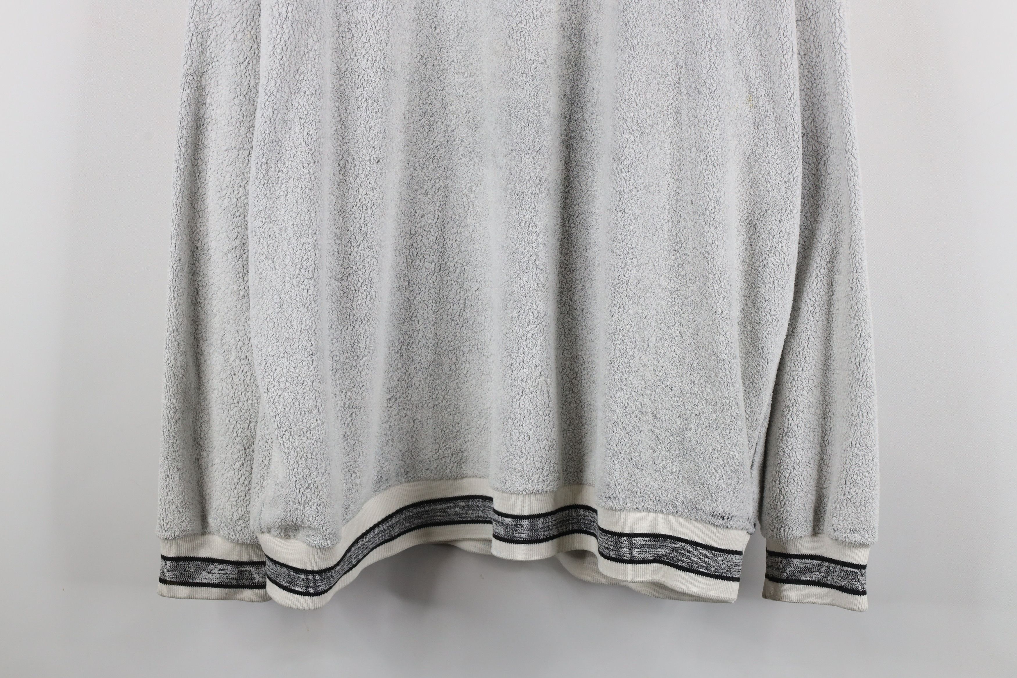 Vintage Vintage 90s Streetwear Canada Reverse Fleece Sweatshirt Size US XXL / EU 58 / 5 - 3 Thumbnail
