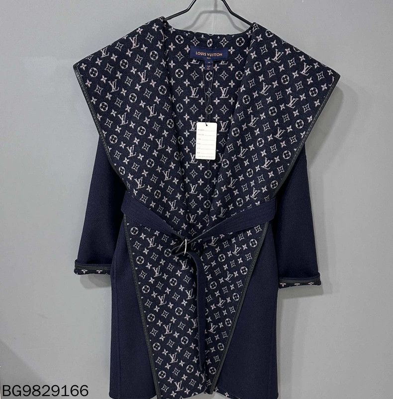 Louis Vuitton Louis Vuitton Navy Bathrobe Coat - dmc Size US M / EU 48-50 / 2 - 1 Thumbnail