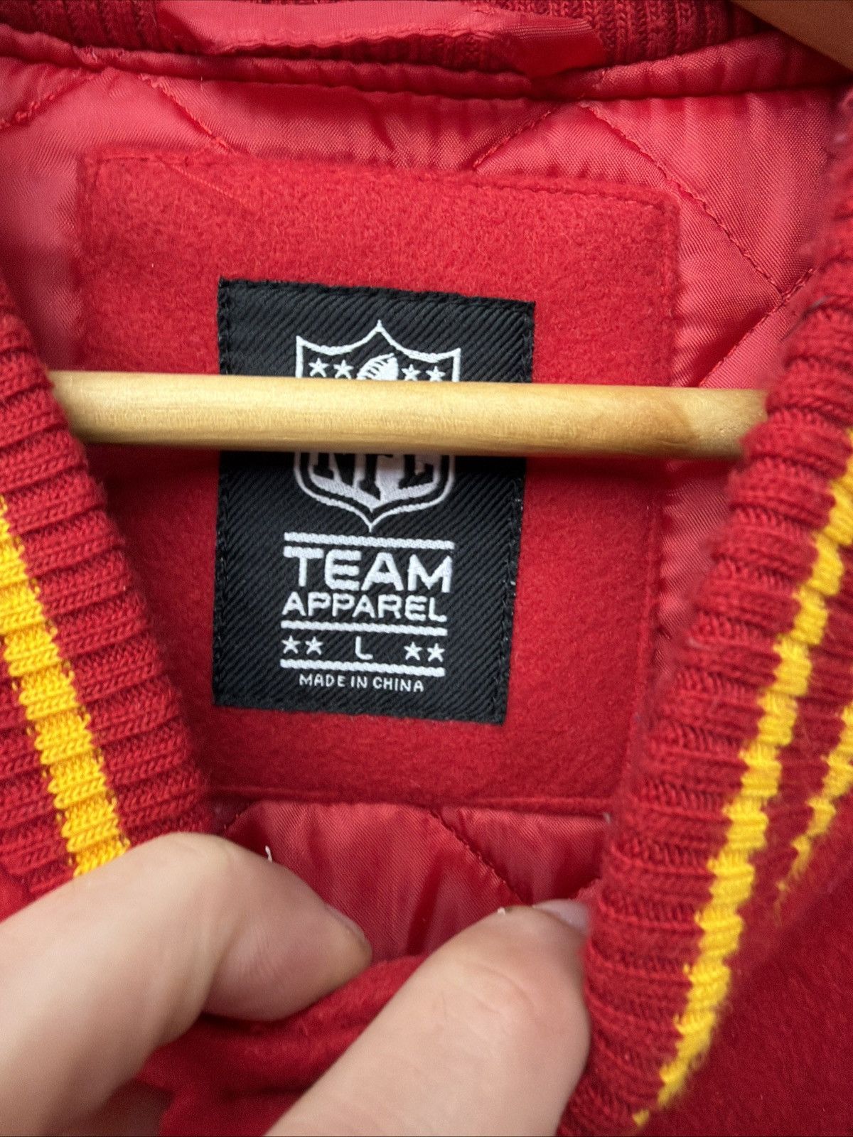 NFL NFL Team Apparel Kansas City Chiefs Jacket L Red White Size US L / EU 52-54 / 3 - 7 Thumbnail
