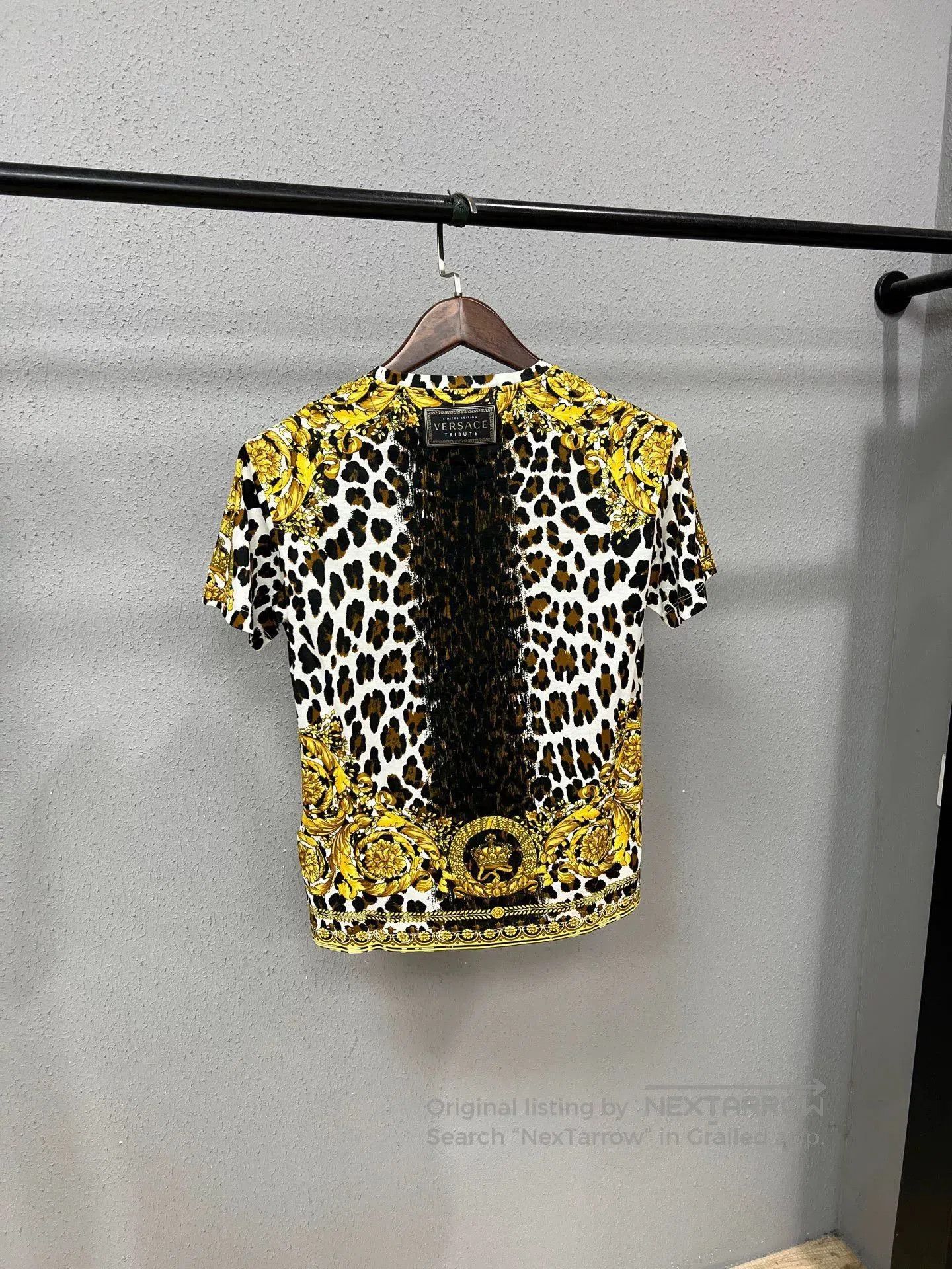 Versace Versace Gold Leopard Print Short-Sleeve. Size XS / US 0-2 / IT 36-38 - 2 Thumbnail