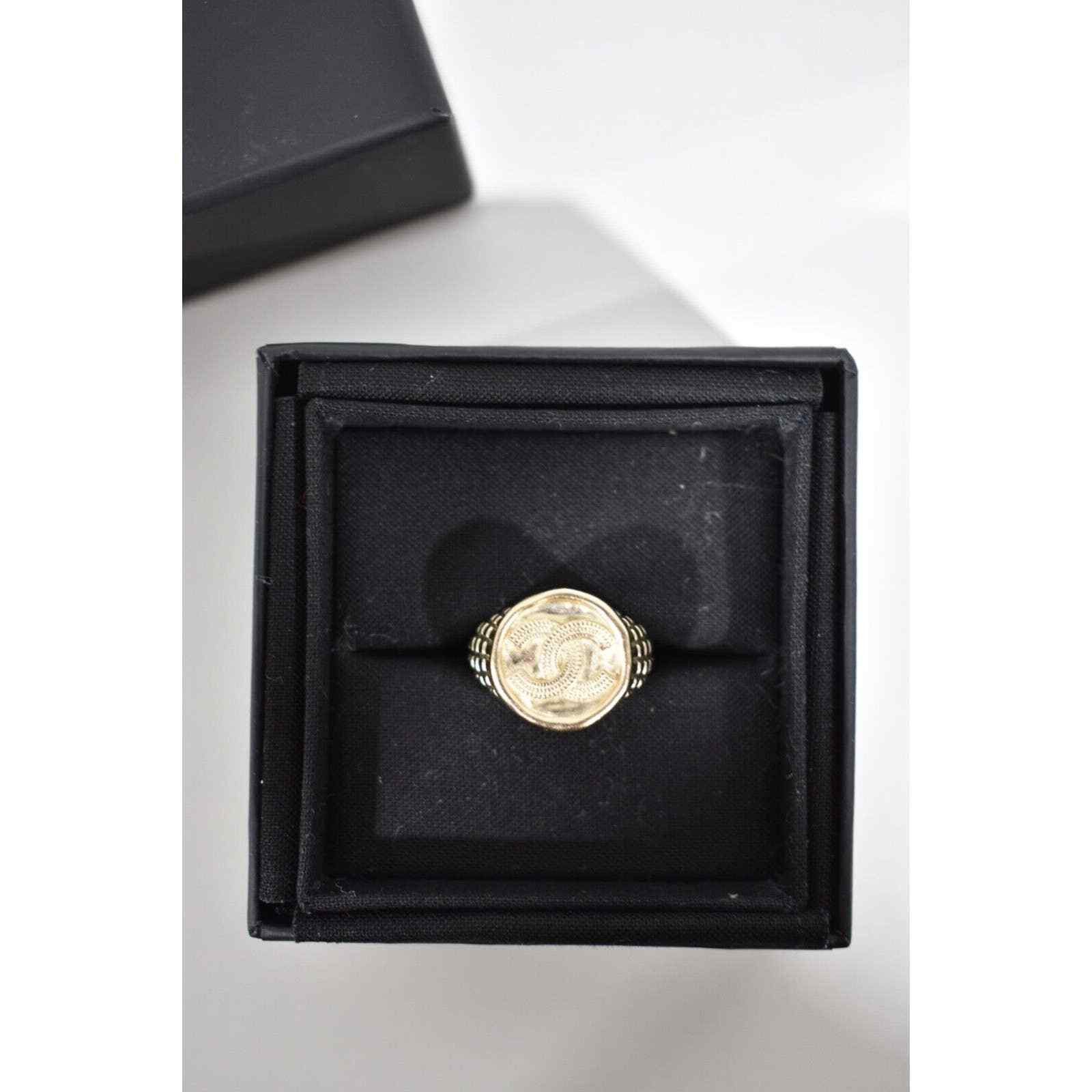 Chanel Chanel 22P Gold Circle Interlocking Fashion Finger Ring 54 7 Size ONE SIZE - 4 Thumbnail