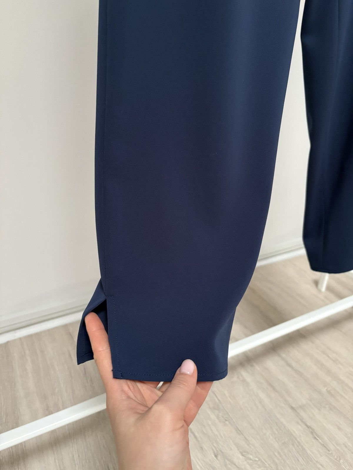Akris Akris Punto Navy Blue Elastic Waist Tapered Pants Size US 12 Size 34" / US 12 / IT 48 - 7 Thumbnail