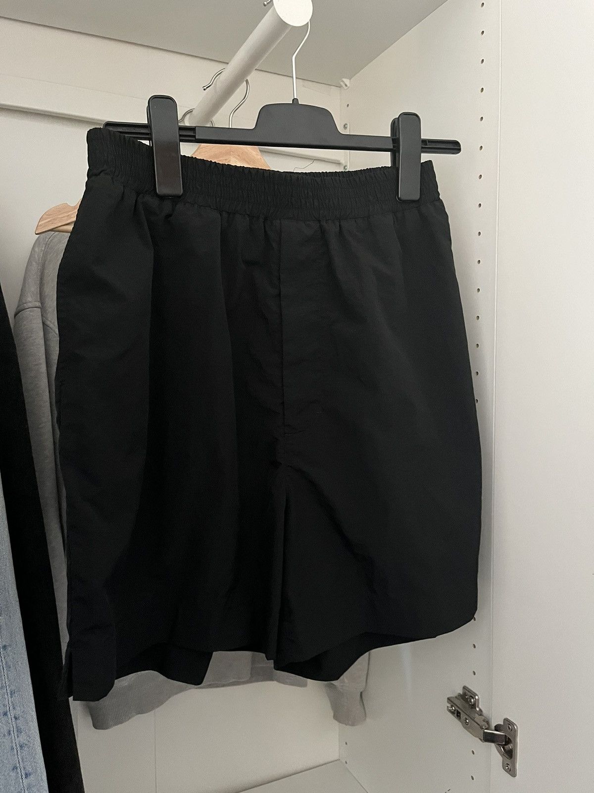 image of 1017 Alyx 9Sm Alyx Taylor Nylon Shorts in Black, Men's (Size 32)