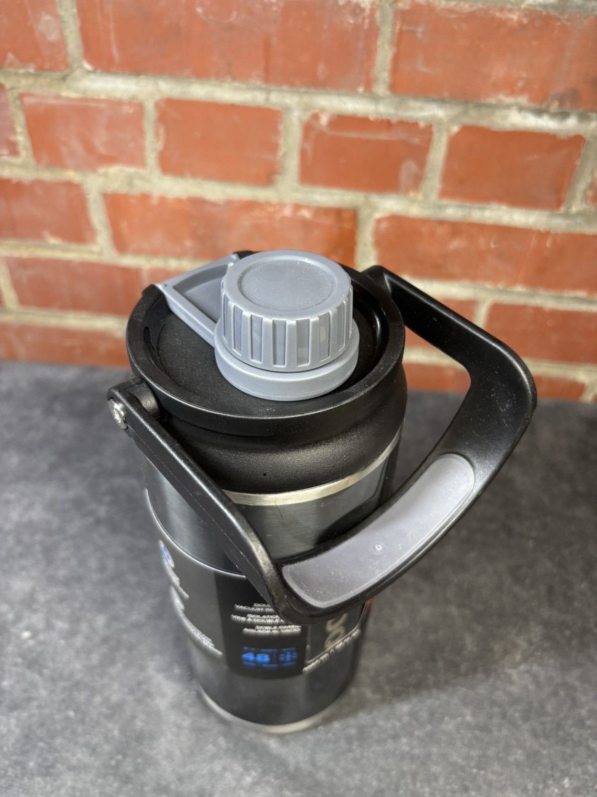 Other Igloo 36 oz Insulated Water Bottle Black Carbonite NWT New Size ONE SIZE - 5 Thumbnail
