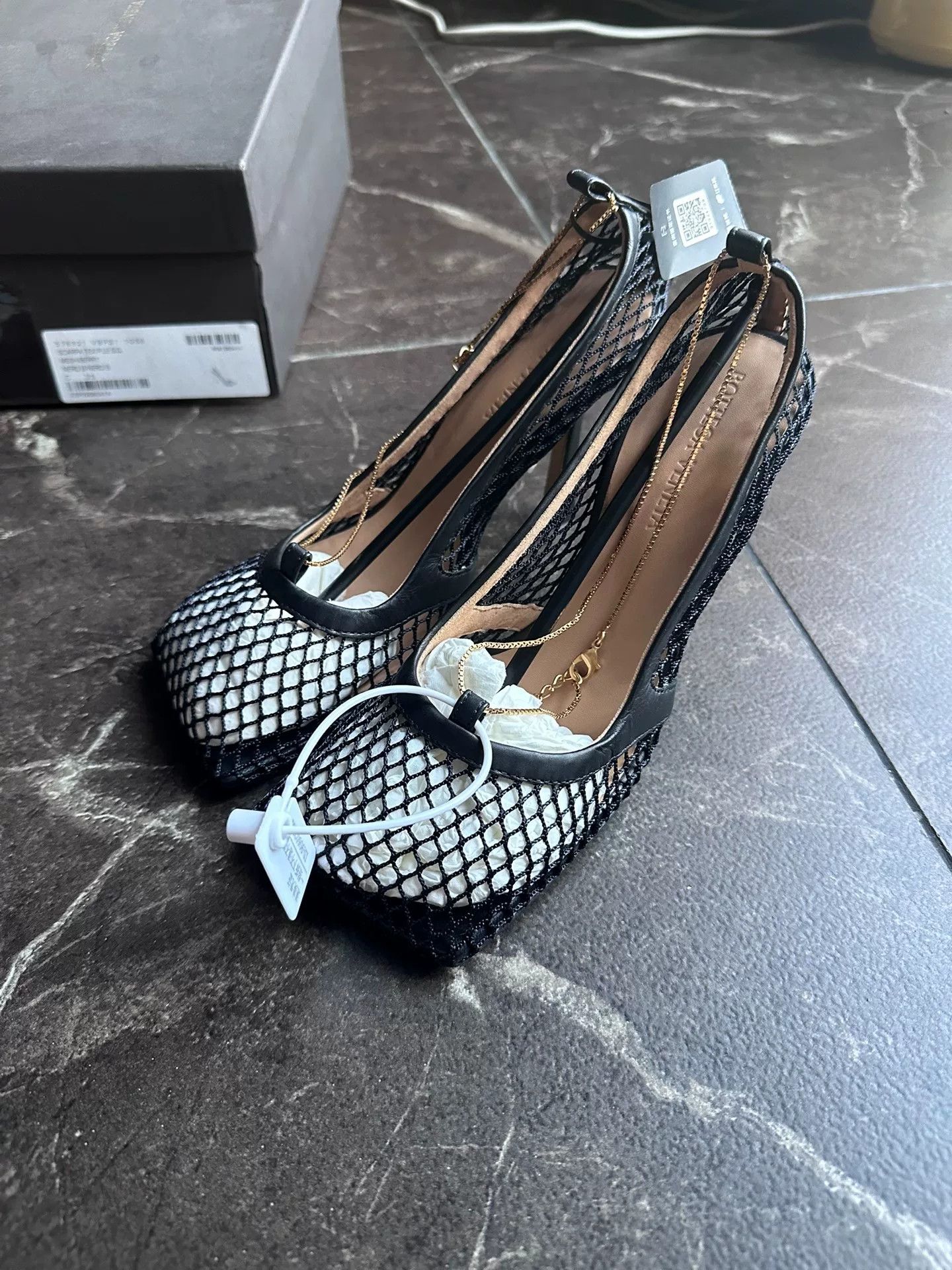 Bottega Veneta Bottega Veneta Mesh Gold Chain Square-Toe Heels Size US 4 / IT 34 - 1 Thumbnail
