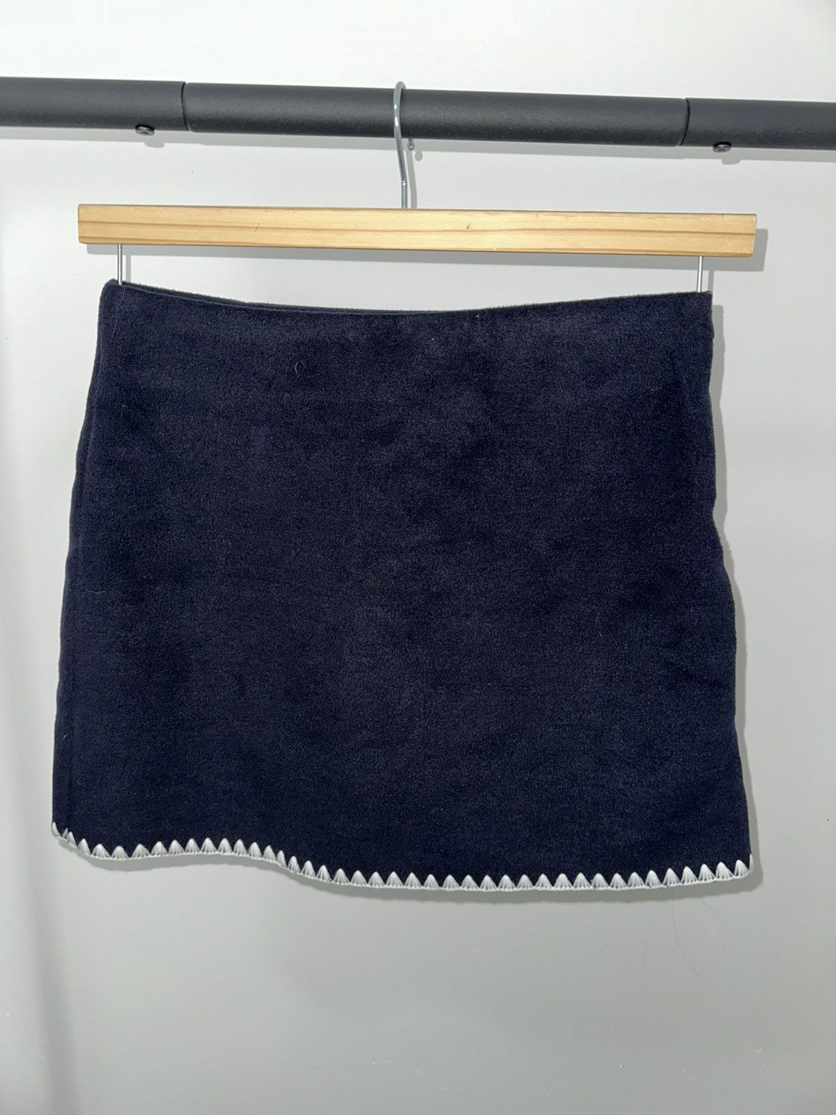 REVOLVE Revolve x Anthropologie felt Navy Mini Skirt Medium preppy Size 28" / US 6 / IT 42 - 1 Thumbnail