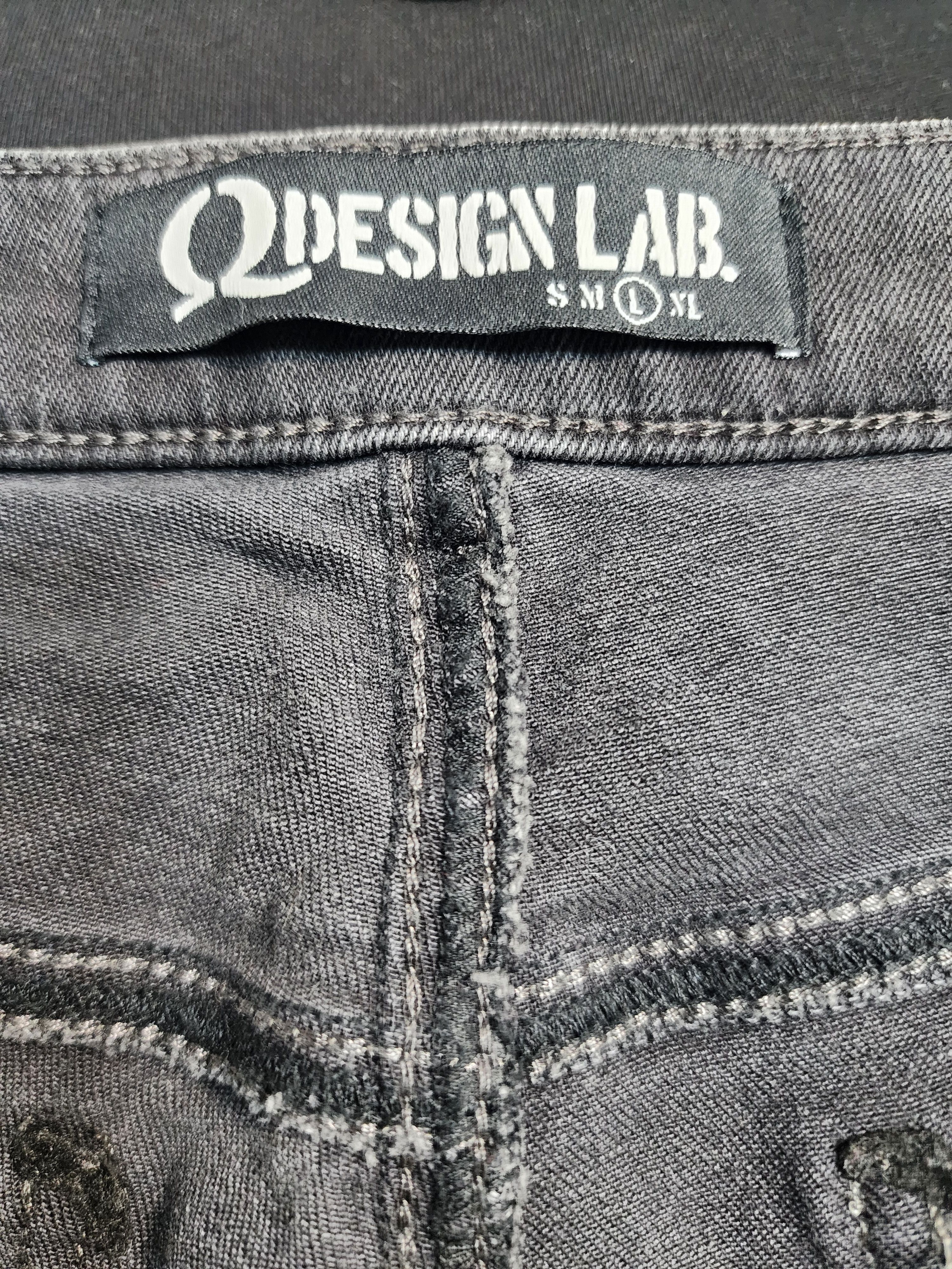 Designer Black women's jeans with decorative chains. Size 30" / US 8 / IT 44 - 10 Thumbnail