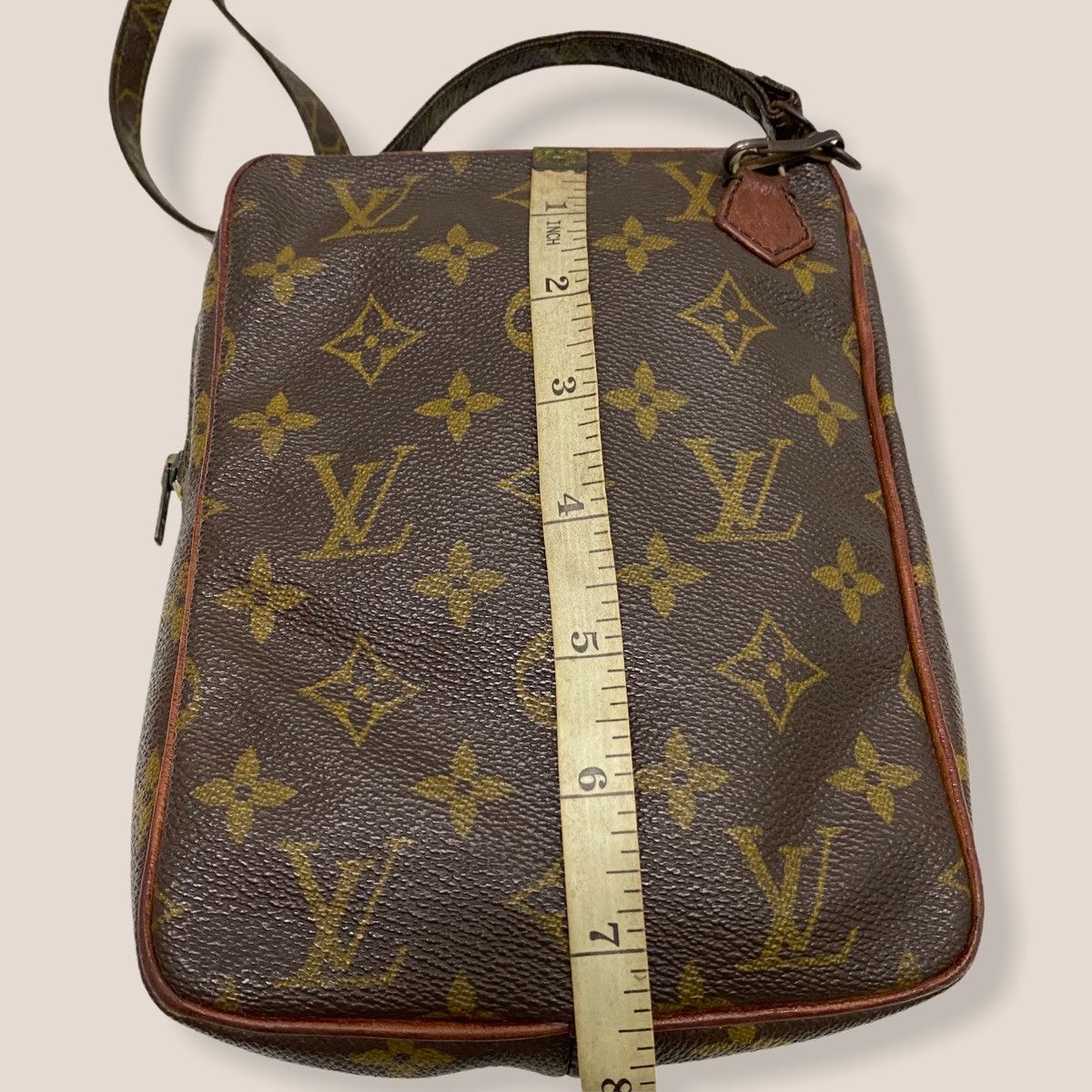 Vintage ‼️YES‼️ AUTHENTIC LOUIS VUITTON DANUBE ECLAIR ZIPPER SLING BAG Size ONE SIZE - 13 Thumbnail