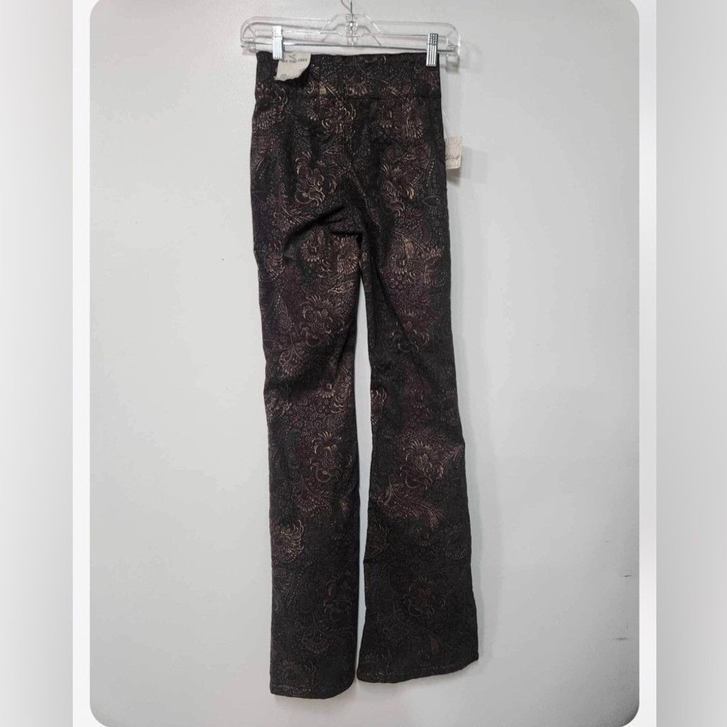 Free People Free People Jayde Foil Printed Flare Jeans Size 25. B19 Size 25" / US 0 / IT 36 - 7 Thumbnail