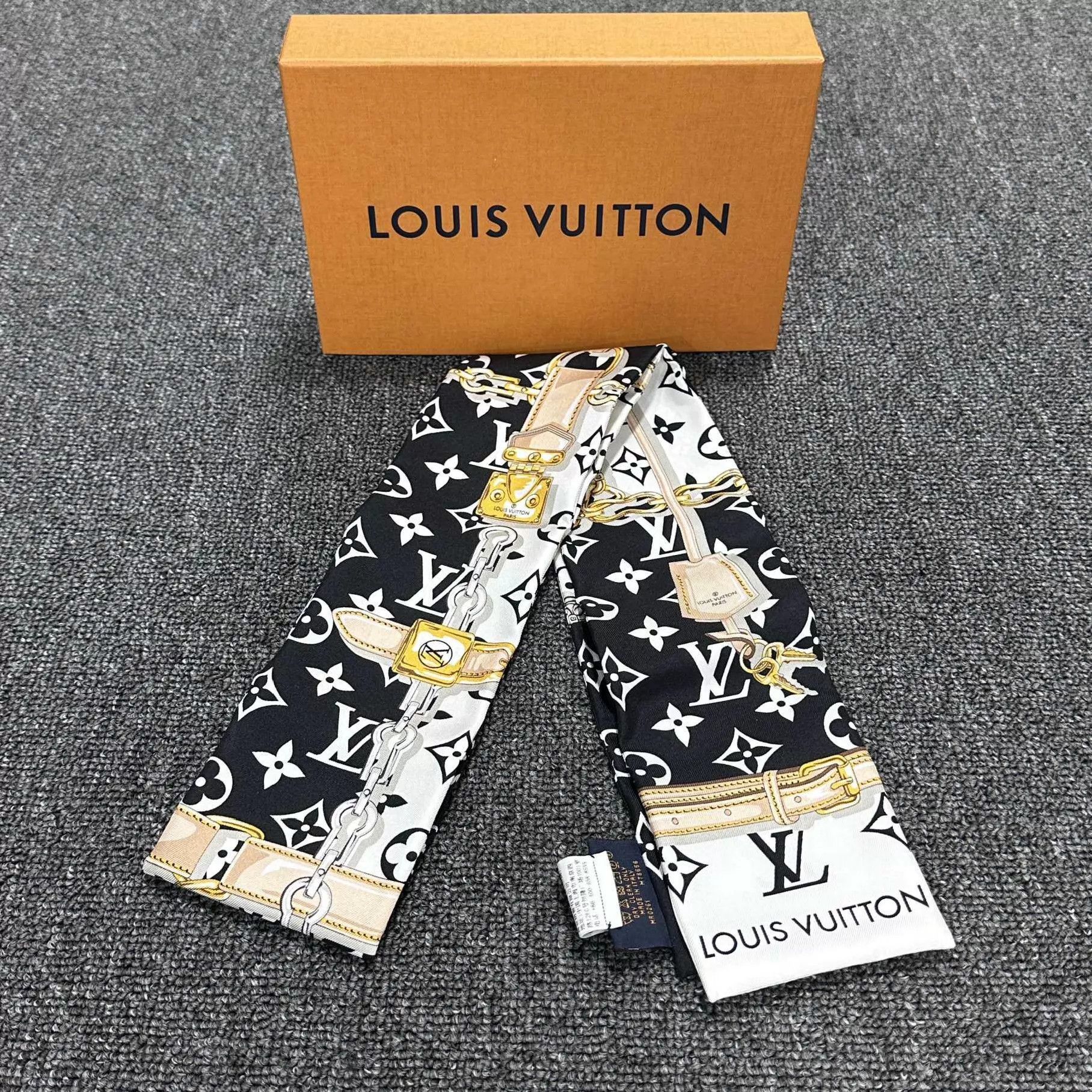 Louis Vuitton LV Monogram Printed Silk Scarf (New) Size ONE SIZE - 1 Thumbnail