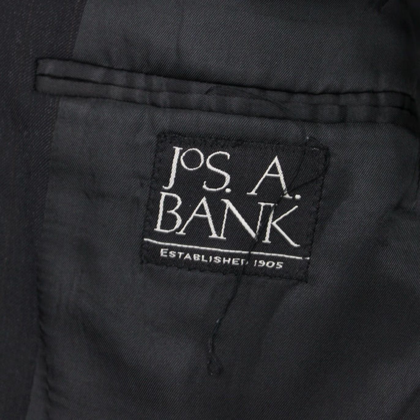 Jos. A. Bank Jos. A. Bank Blazer Mens 42 R Black w/ Red Pinstripes 2 Button 1 Vent 100% Wool Tweed Solid Notch Lapel Single-Breasted Sports Jacket Regular Boy? No. Size 42R - 5 Thumbnail