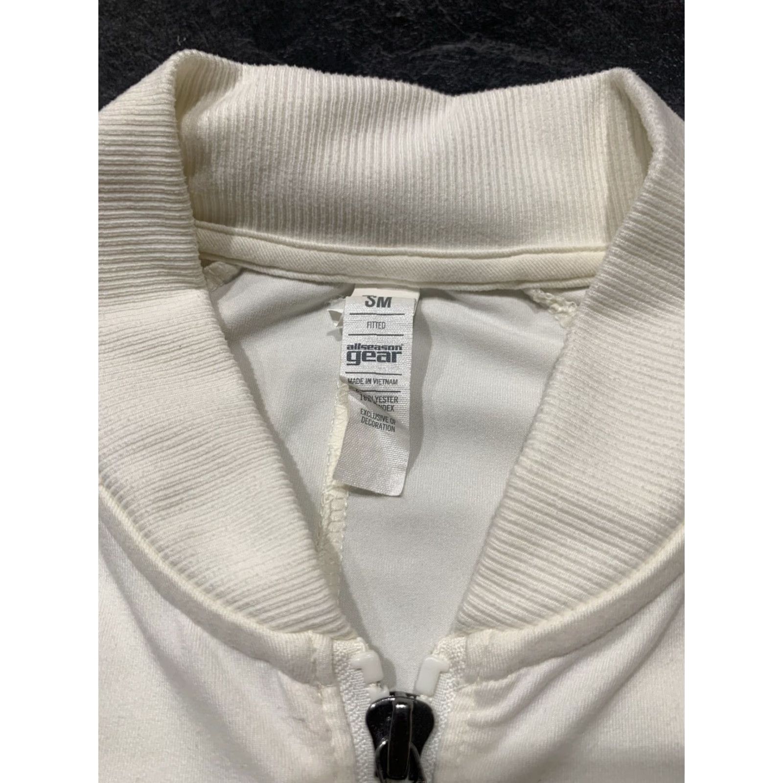 Under Armour Under Armour Women's Fitted Storm Jacket Small Cream Activewear Wind-Resistant MSU Size S / US 4 / IT 40 - 4 Thumbnail