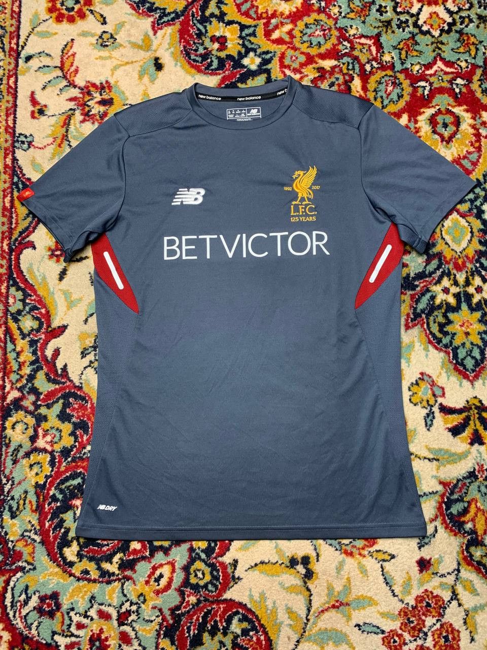 New Balance 2017-18 Liverpool New Balance Training Football Jersey Size US M / EU 48-50 / 2 - 1 Thumbnail