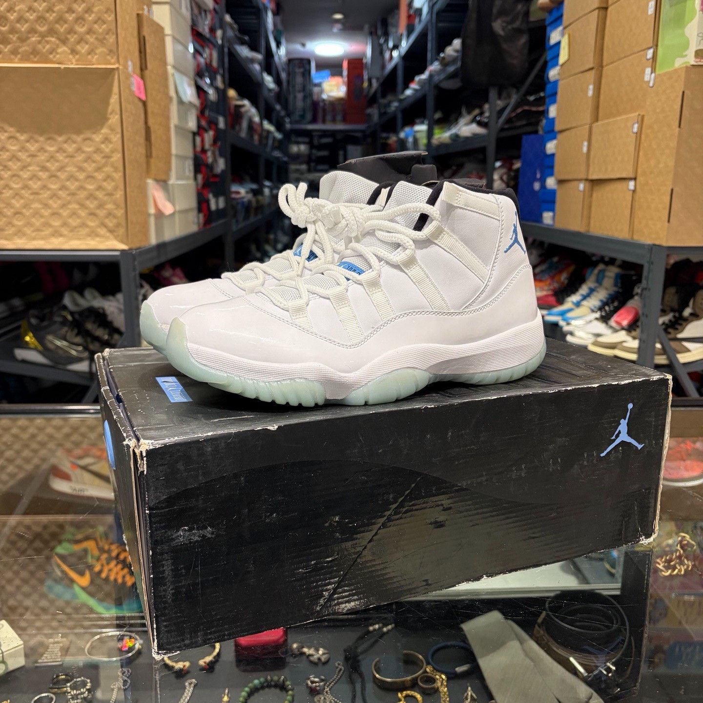 Jordan Brand Air Jordan 11 Retro Legend Blue Size US 9 / EU 42 - 1 Thumbnail