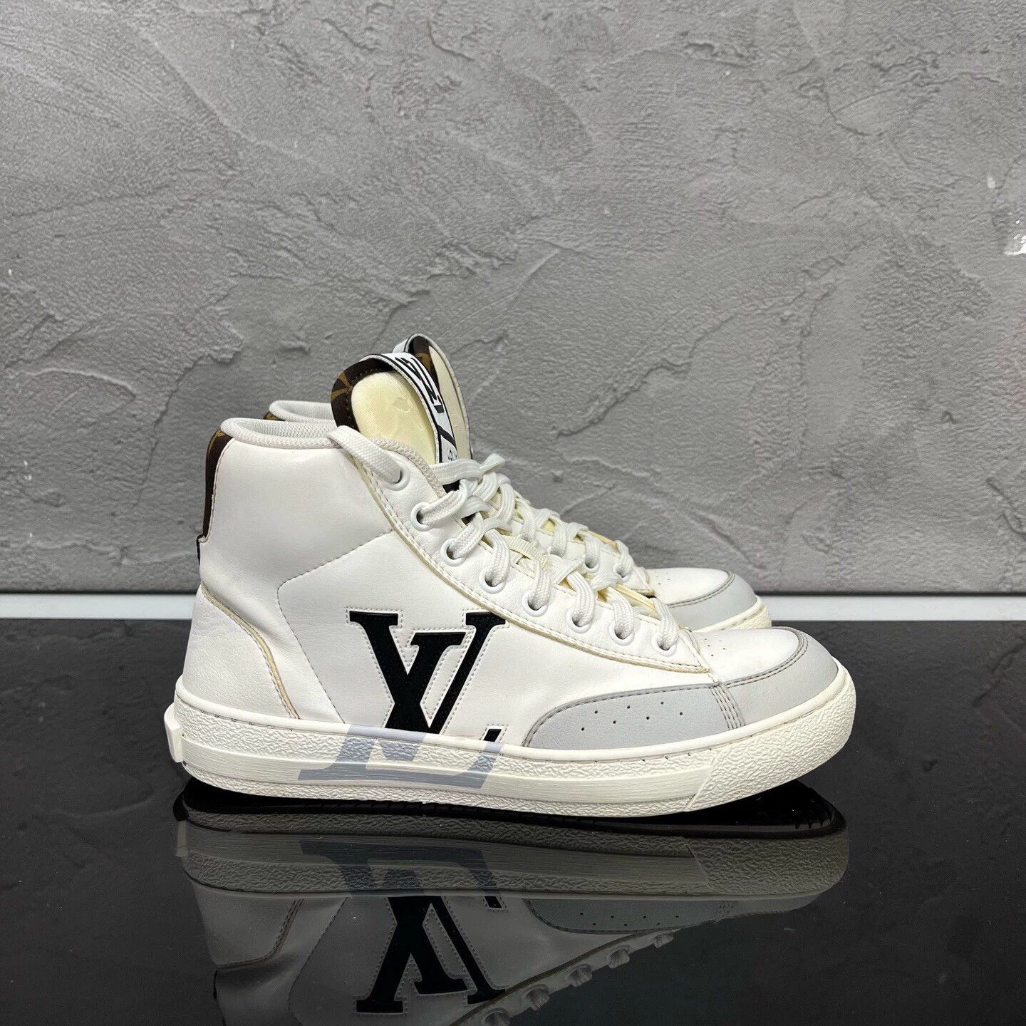 Louis Vuitton Louis Vuitton Charlie high-top sneakers Size US 5 / IT 35 - 5 Thumbnail