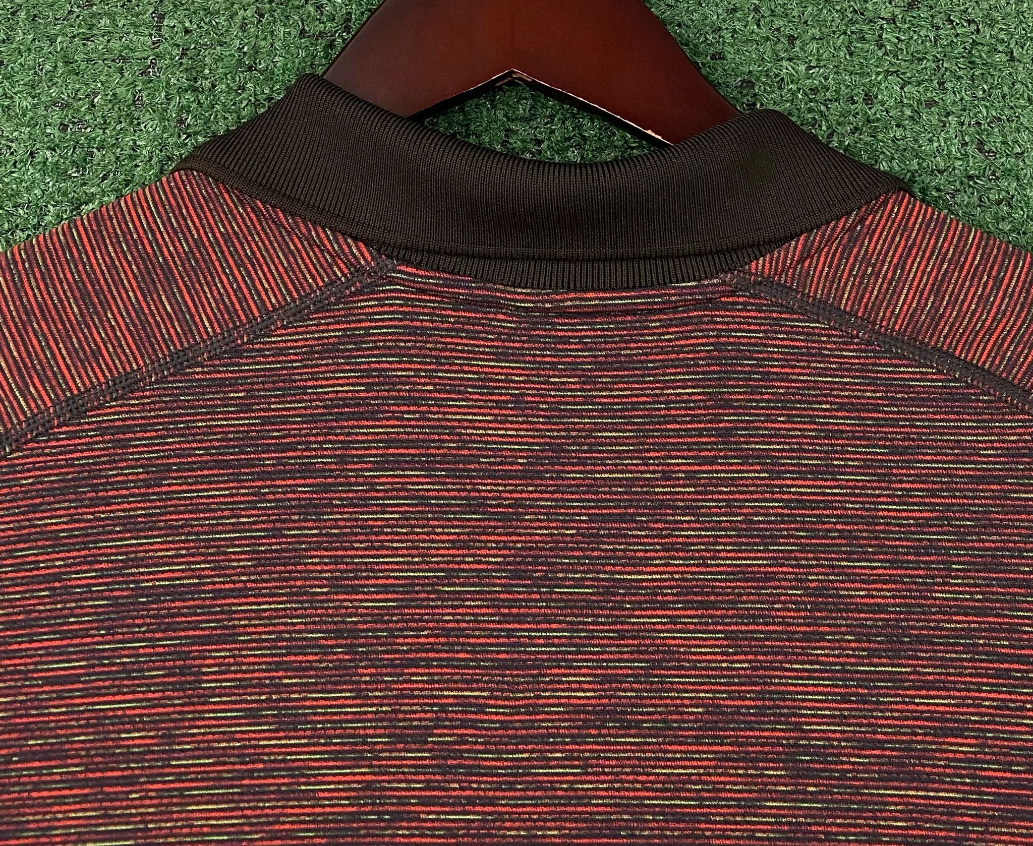 Lululemon Lululemon Metal Vent Red Black Lime Patterned Polo Large Size US L / EU 52-54 / 3 - 5 Thumbnail