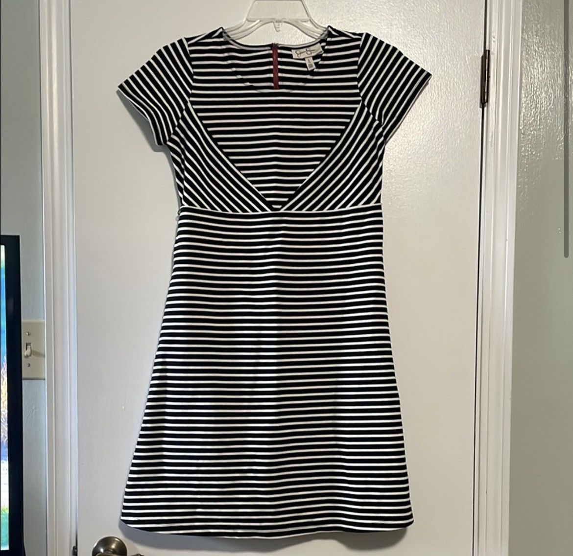 Jessica Simpson Jessica Simpson Maternity Black and White Striped Midi Dress Size S / US 4 / IT 40 - 1 Thumbnail