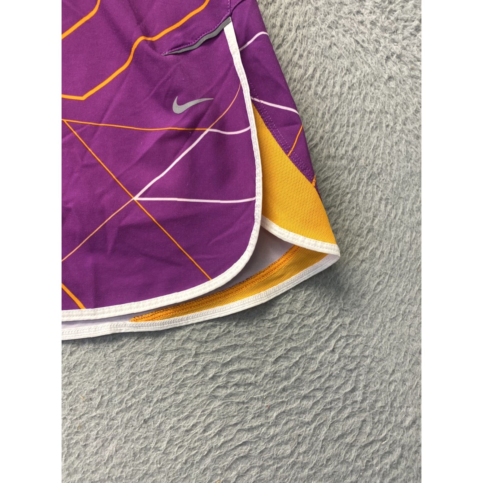 Nike Nike Fit-Dry Women's Size Small Tennis/Golf Skirt/Short - Multicolor/57-37 Size S / US 4 / IT 40 - 3 Thumbnail