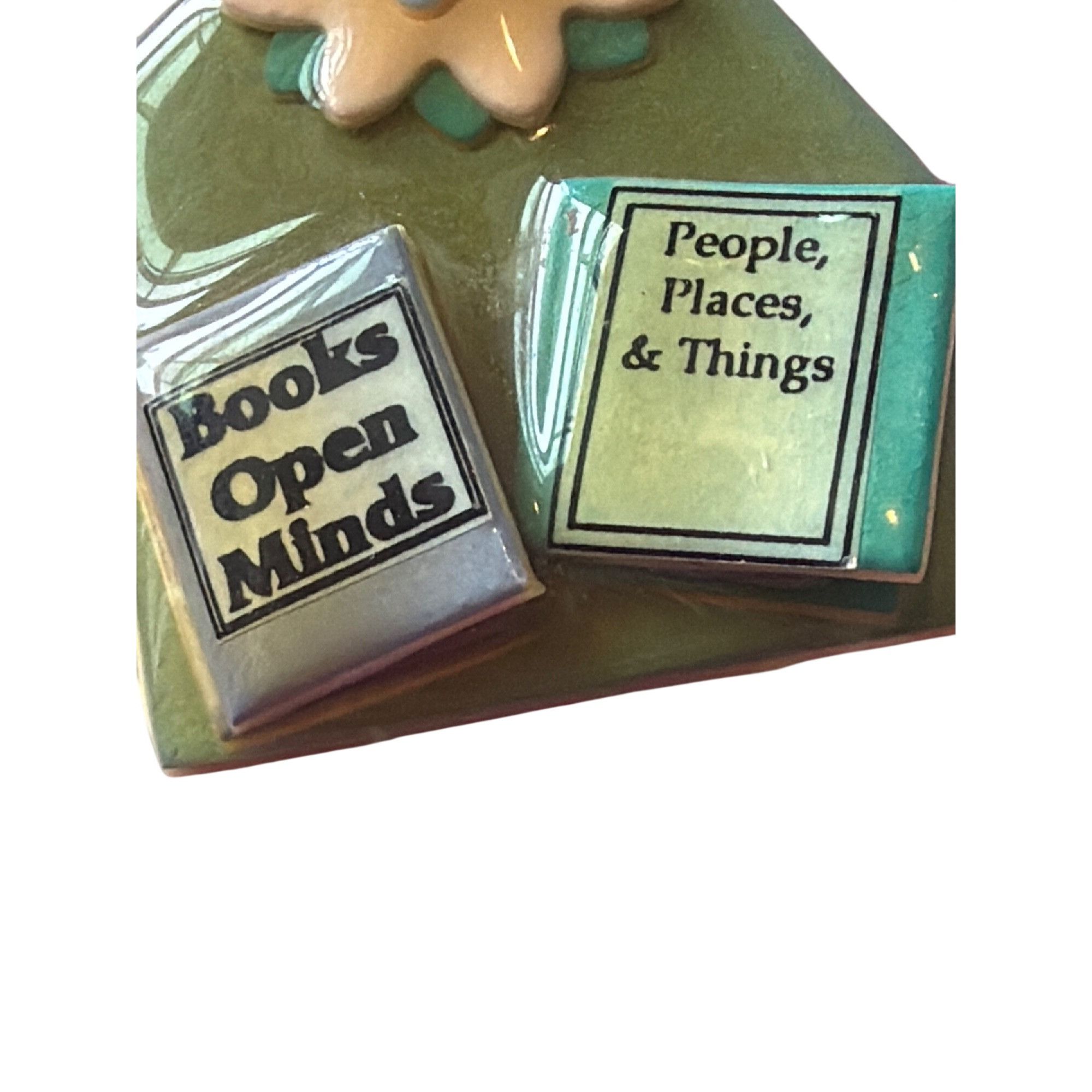 Other Vintage Lucinda Pin Brooch Books Open Minds Flower Green 2.2 Size ONE SIZE - 2 Thumbnail