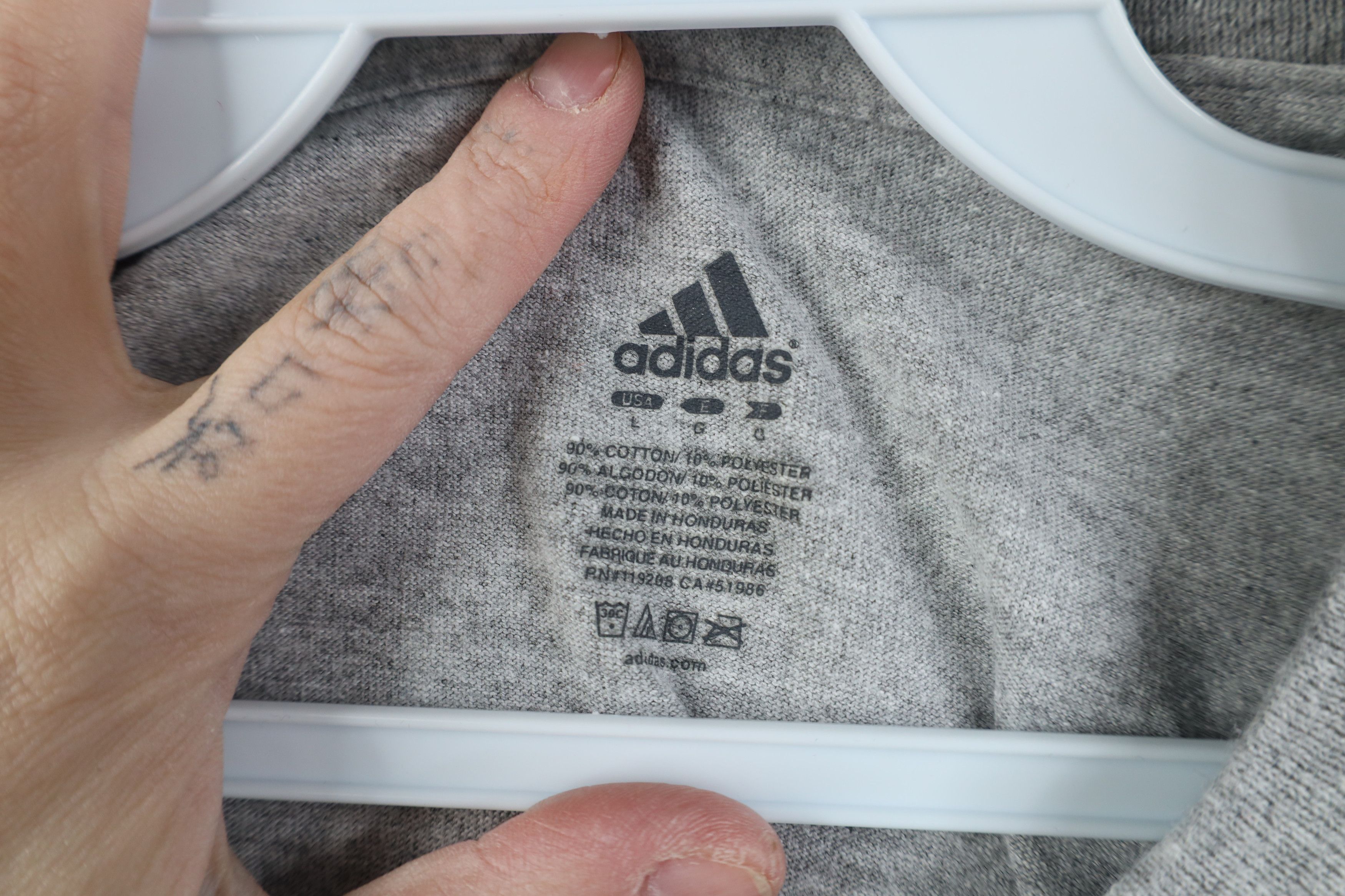 Adidas Vintage Y2K Adidas Madonna University Volleyball T-Shirt Size US L / EU 52-54 / 3 - 7 Thumbnail