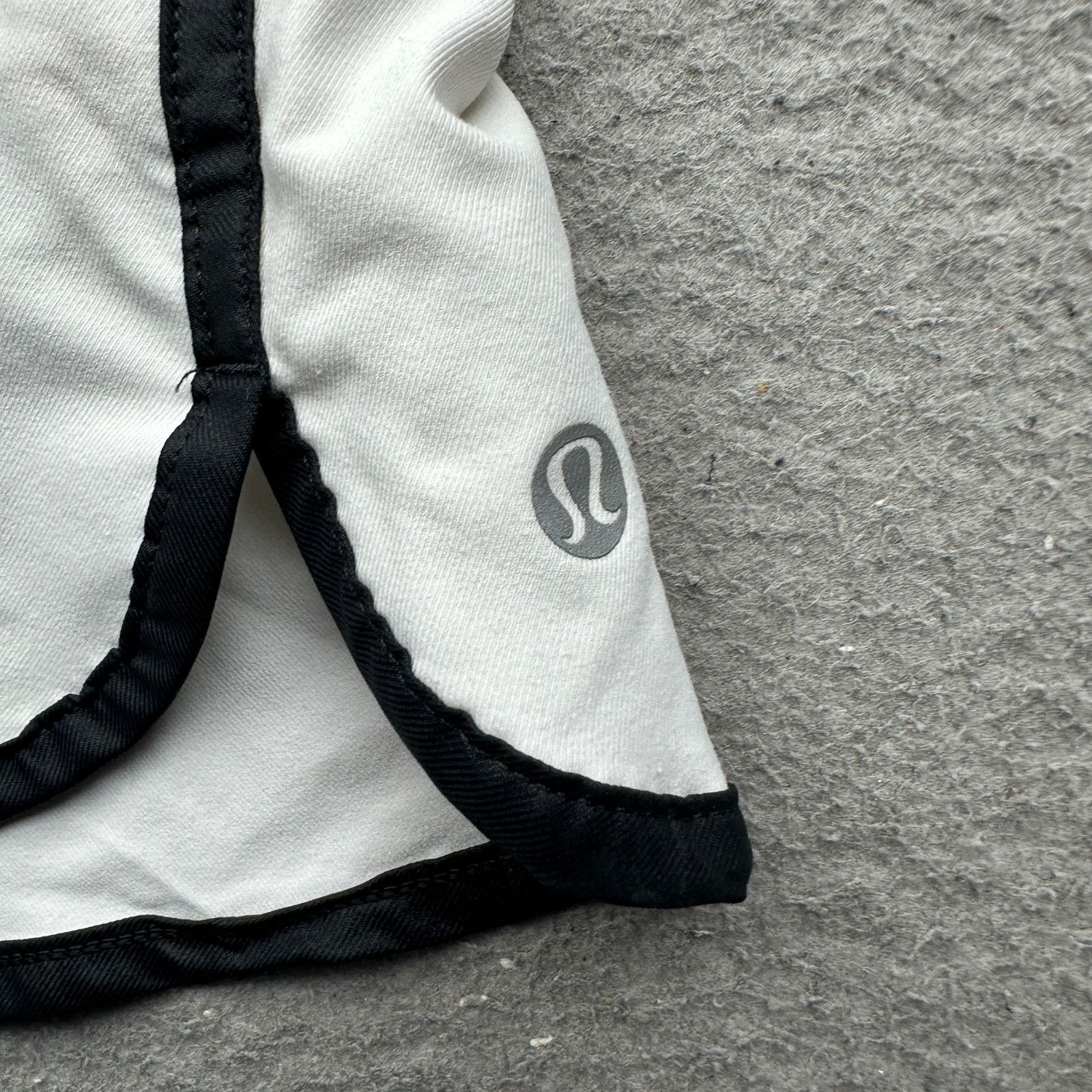Lululemon Lululemon W7A76S Varsity Shorts Black White Womens Large XL Size 33" - 5 Thumbnail