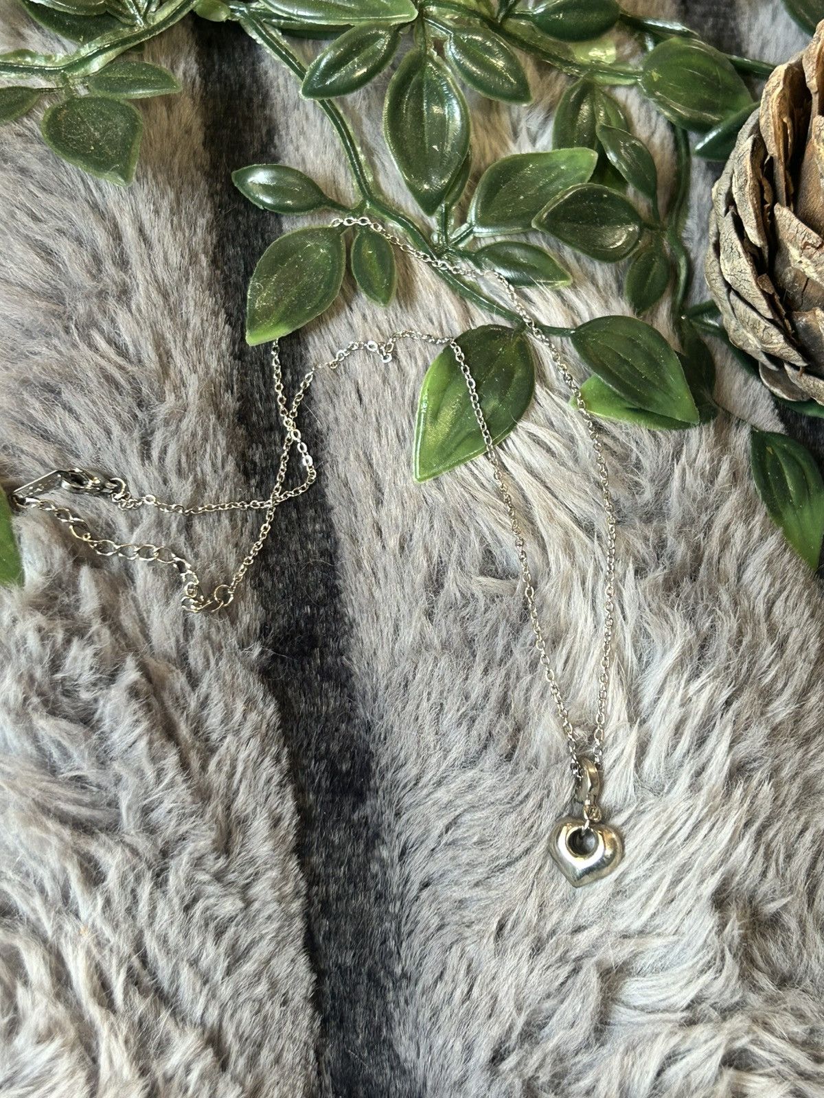 Handmade Handcrafted vintage threader heart pendant on chain necklace Size ONE SIZE - 4 Thumbnail