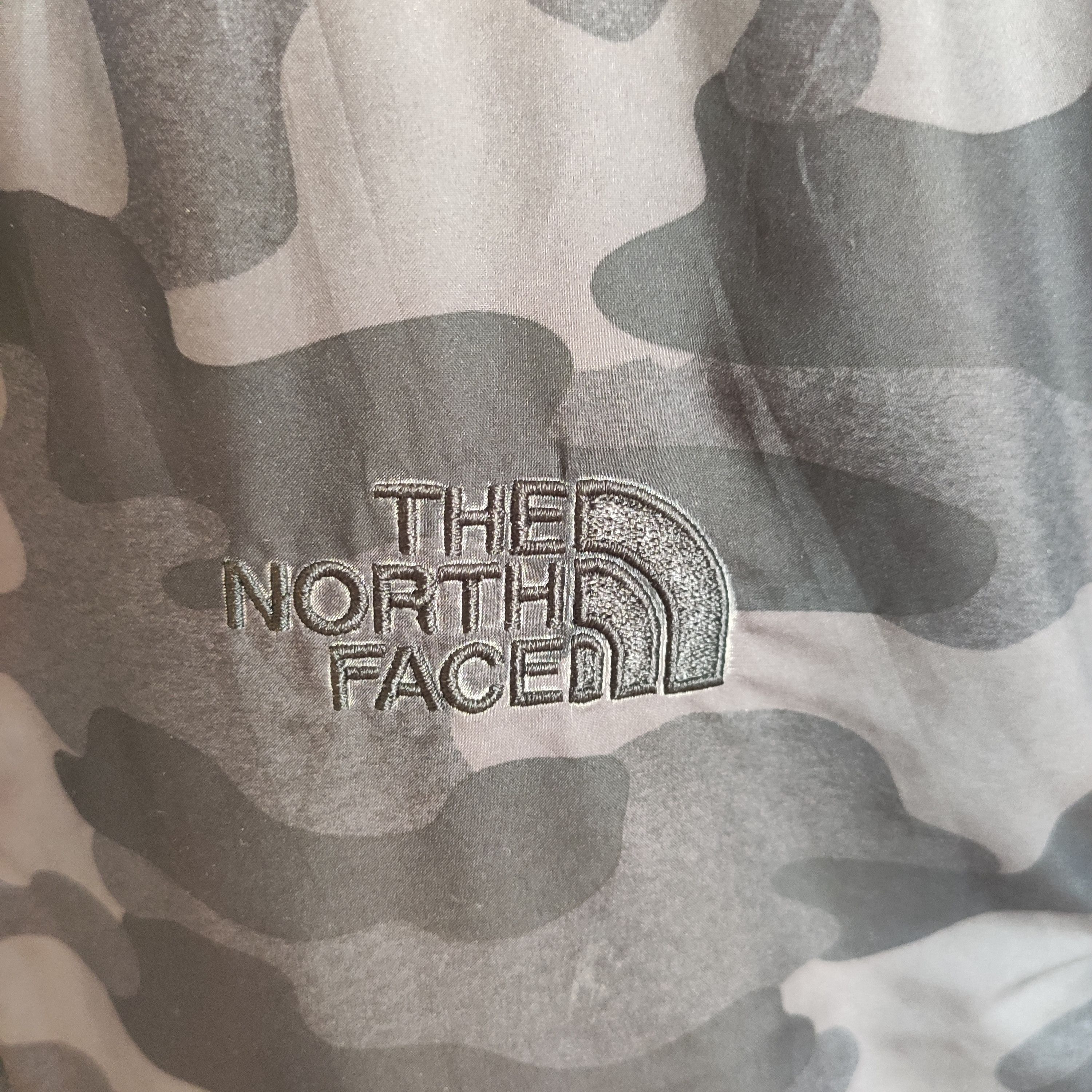 The North Face × Vintage The North Face Boys Gray Fleece Zip Up Jacket Size US L / EU 52-54 / 3 - 7 Thumbnail