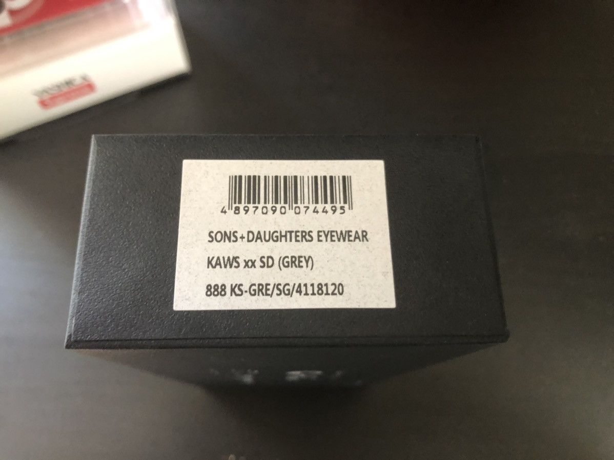 Kaws Kaws x SD Kid Sunglasses Grey Size ONE SIZE - 6 Thumbnail