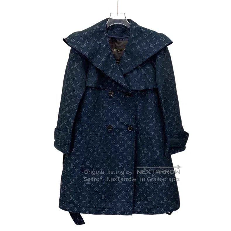 Louis Vuitton Louis Vuitton Dark blue logo, full print, lapel, double-br Size XXS / US 00 / IT 34 - 1 Thumbnail